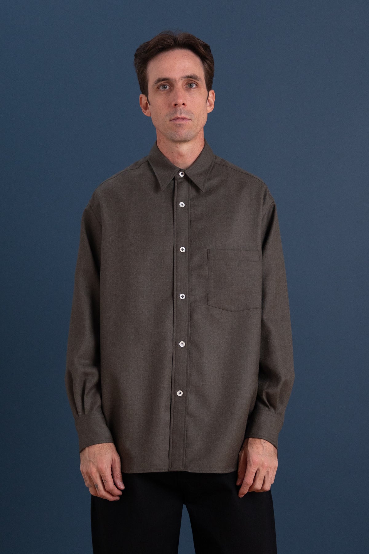 REGULAR COLLAR SHIRT IN OLIVE FLANNEL WOOL