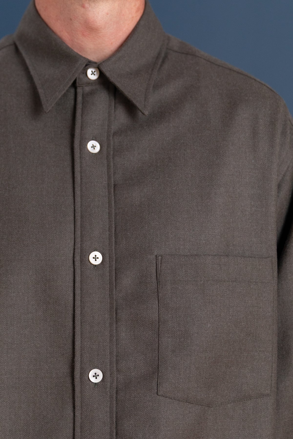 REGULAR COLLAR SHIRT IN OLIVE FLANNEL WOOL