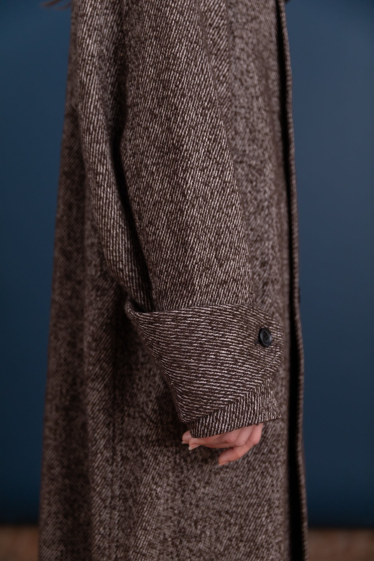 STAND COLLAR COAT IN BROWN WOOL