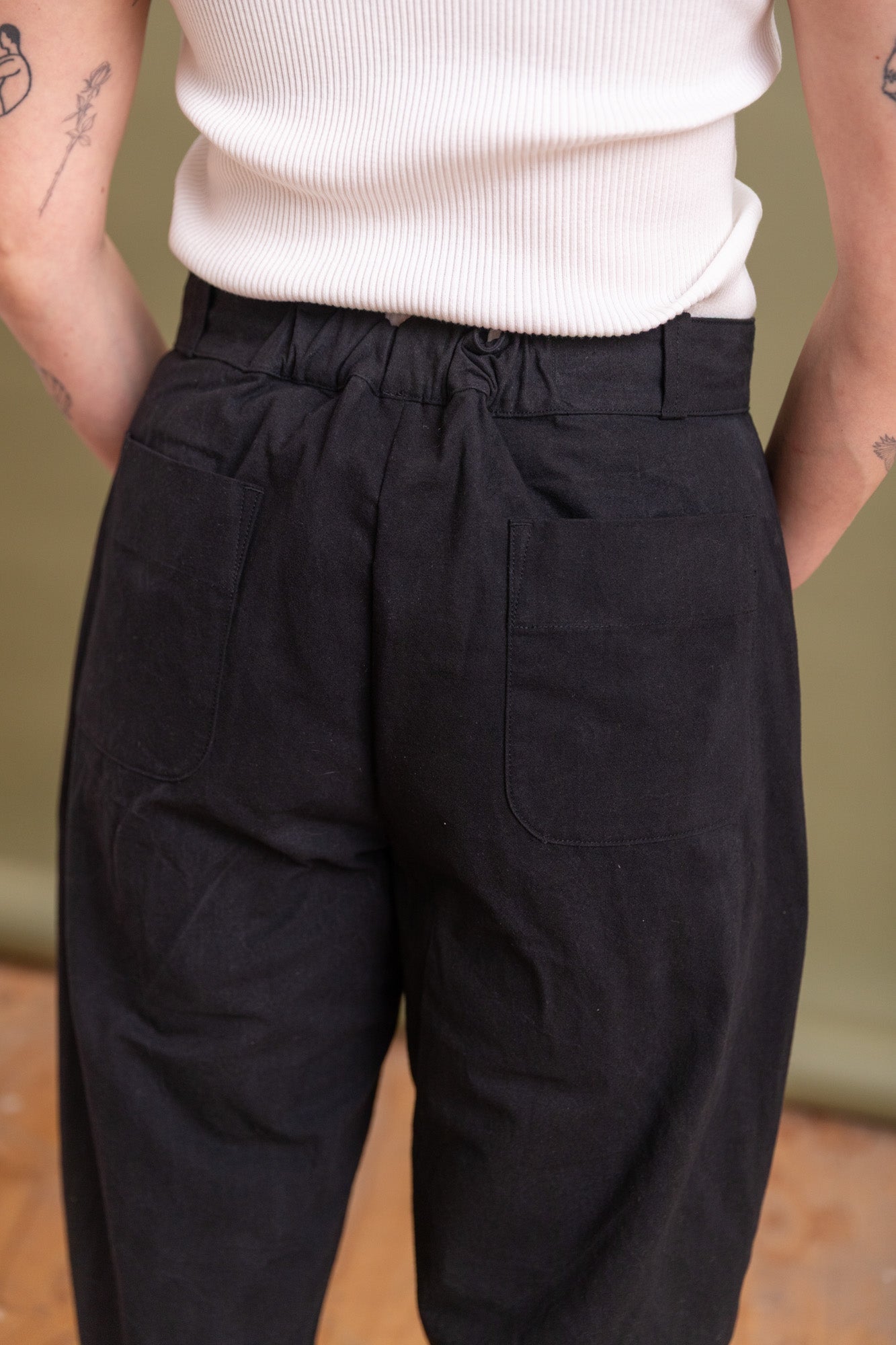 RO P4 HIGH WIDE PANT IN BLACK WAX