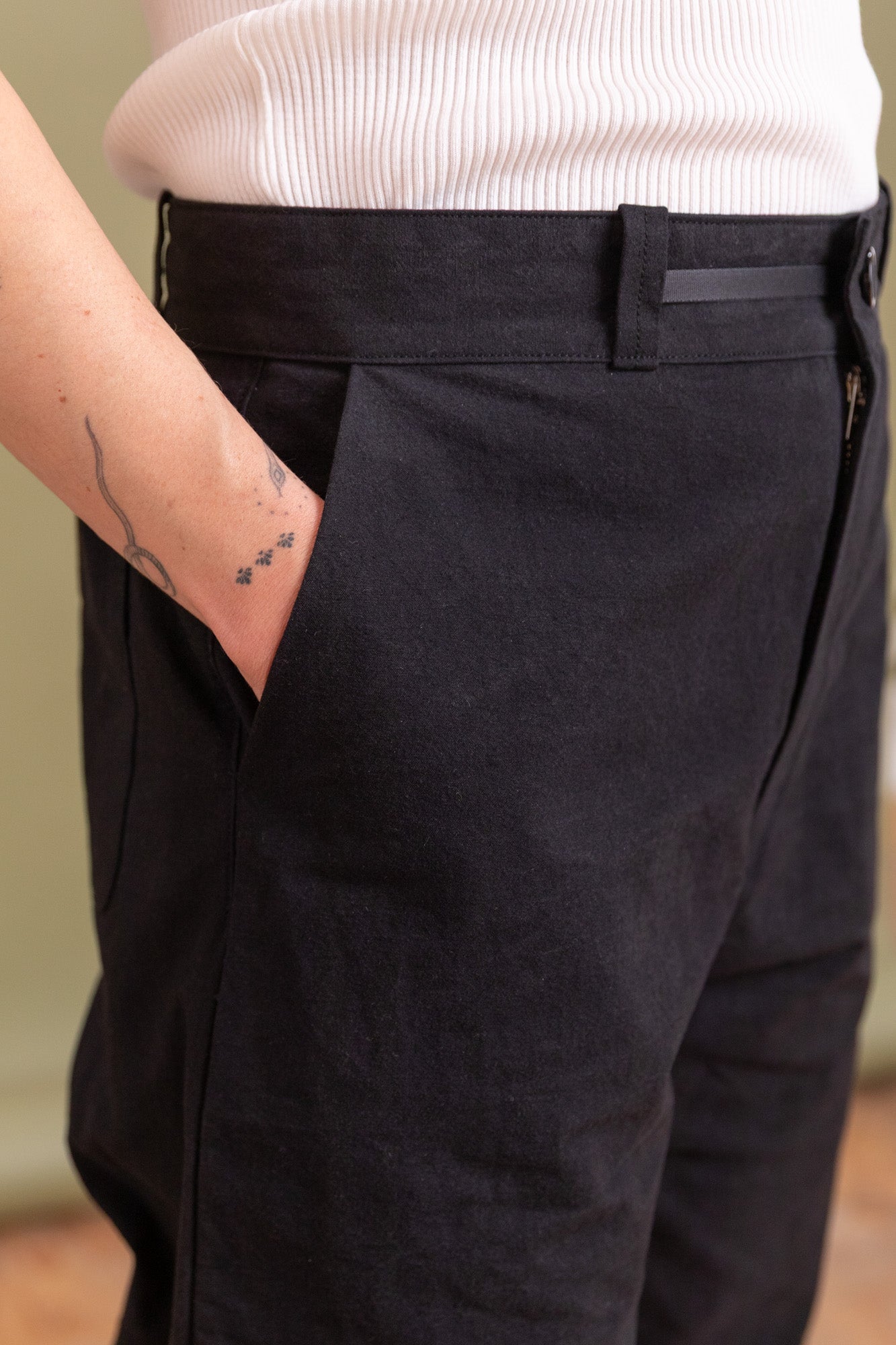 RO P4 HIGH WIDE PANT IN BLACK WAX