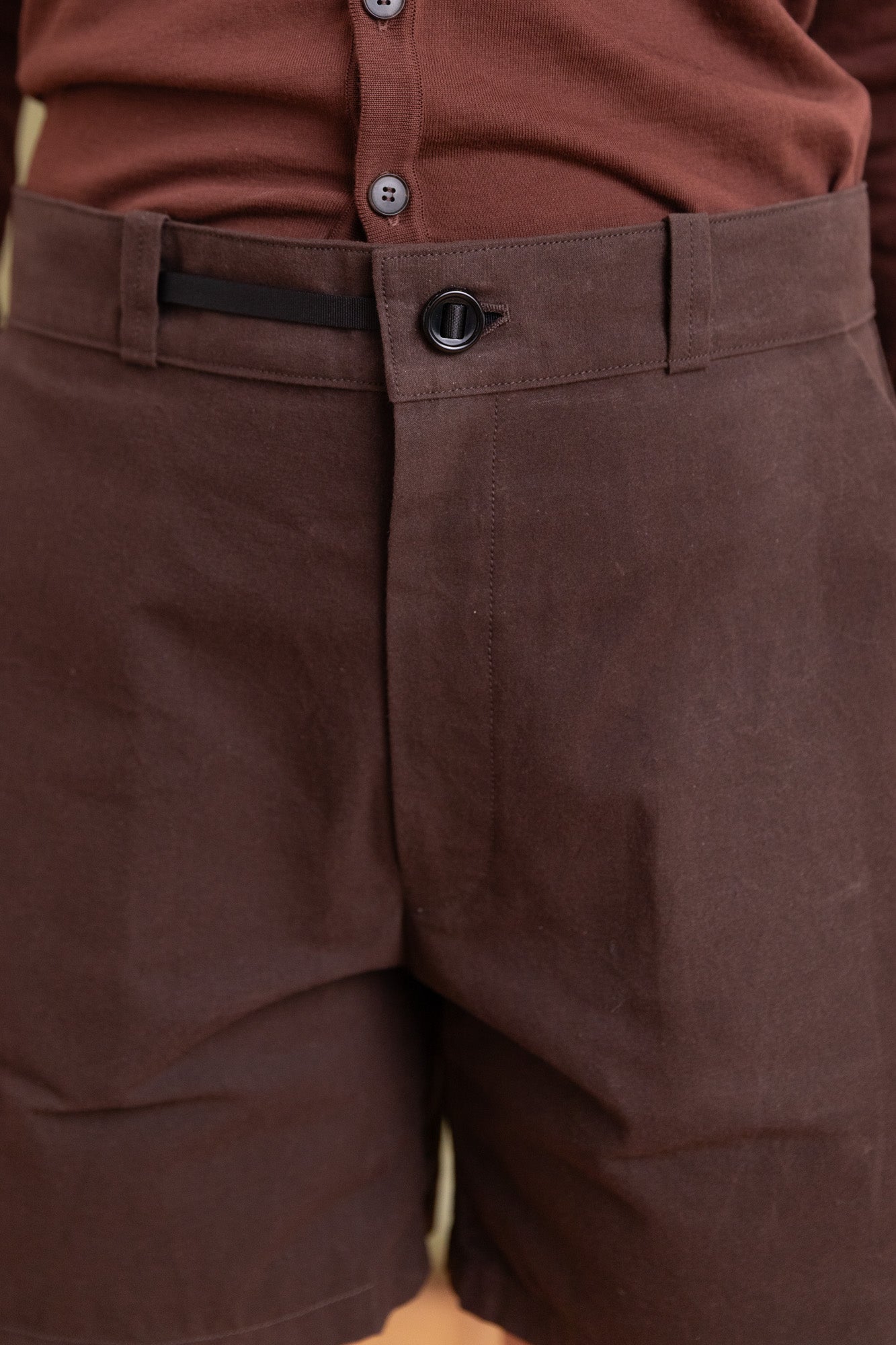 R18 P5 HIGH WIDE SHORT IN BROWN LOAM WAX