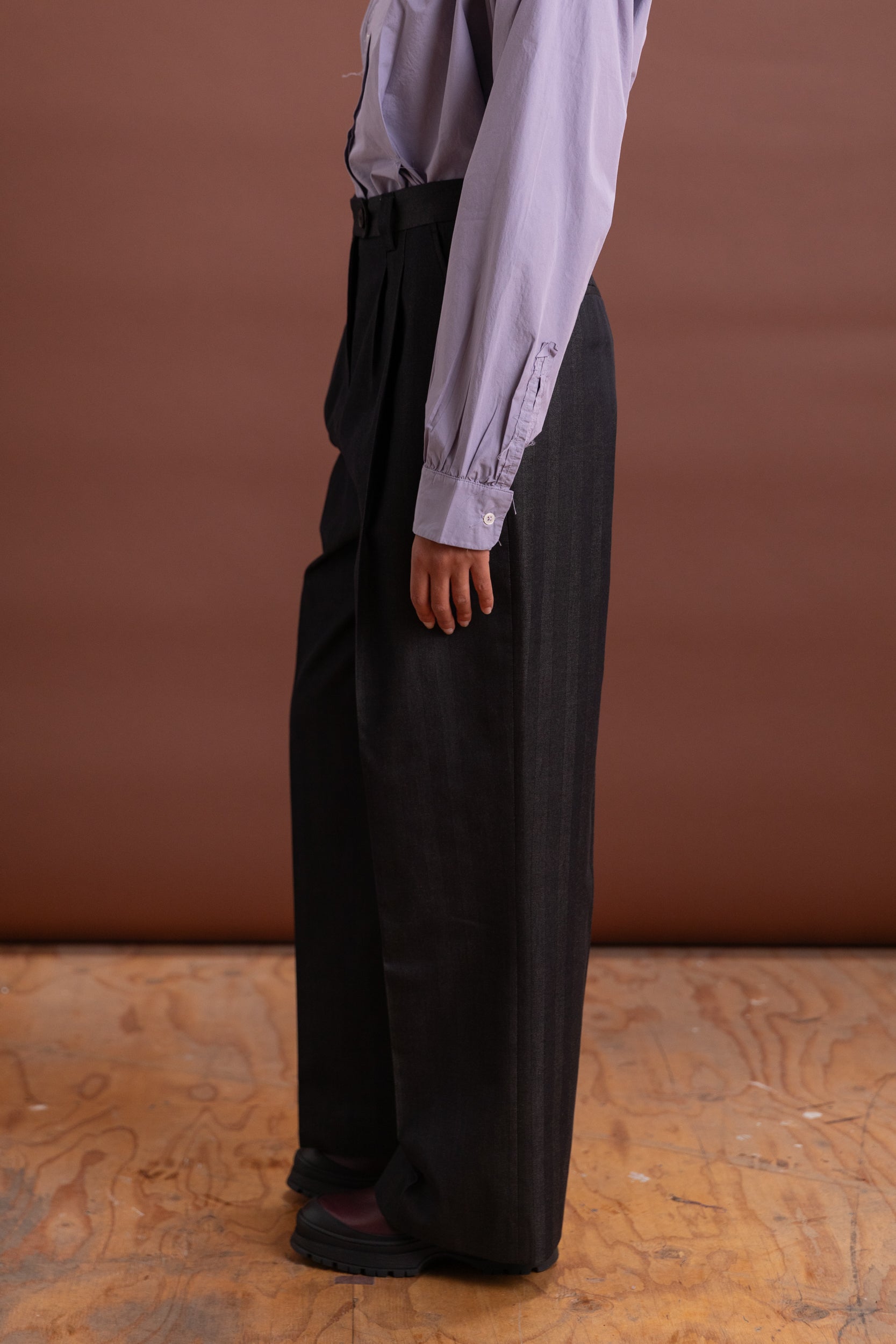 FAVORITE TROUSER IN BLACK SOLARO HERRINGBONE