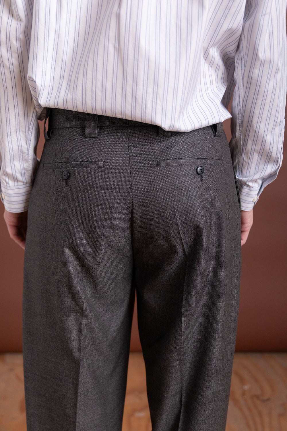 SERVICE TROUSERS IN WARM GREY TWIST WOOL