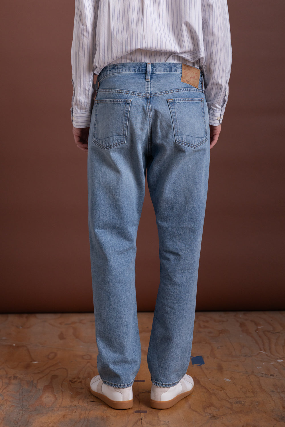 105 90s DENIM IN SKY BLUE