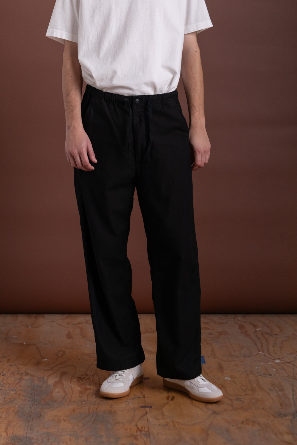WIDE FIT NEW YORKER PANTS IN BLACK