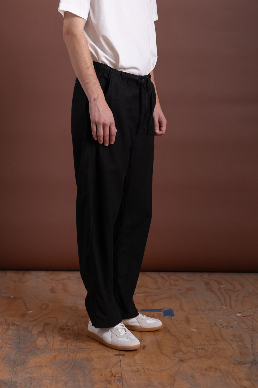 WIDE FIT NEW YORKER PANTS IN BLACK
