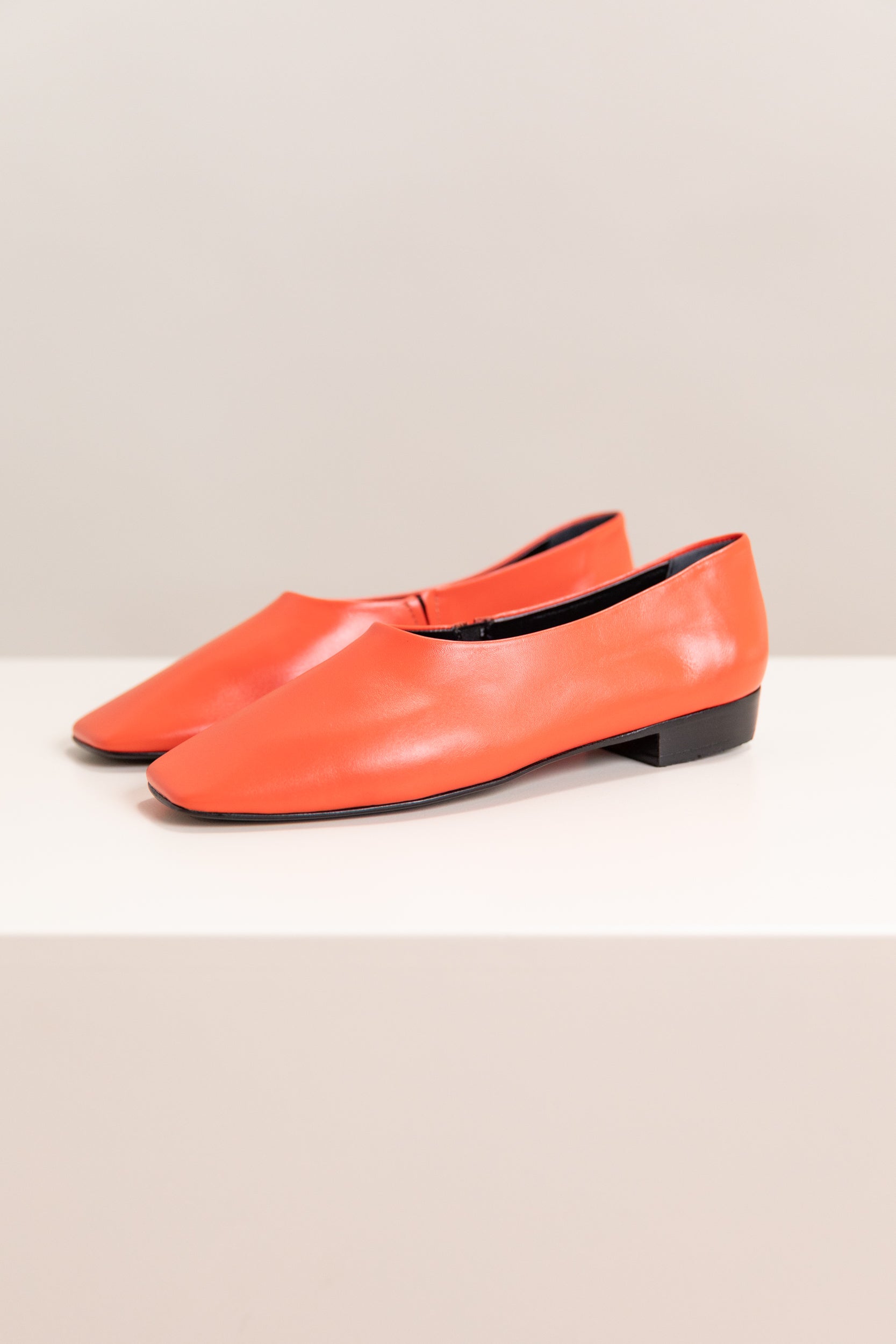 BARRAL FLAT IN ORANGE LEATHER
