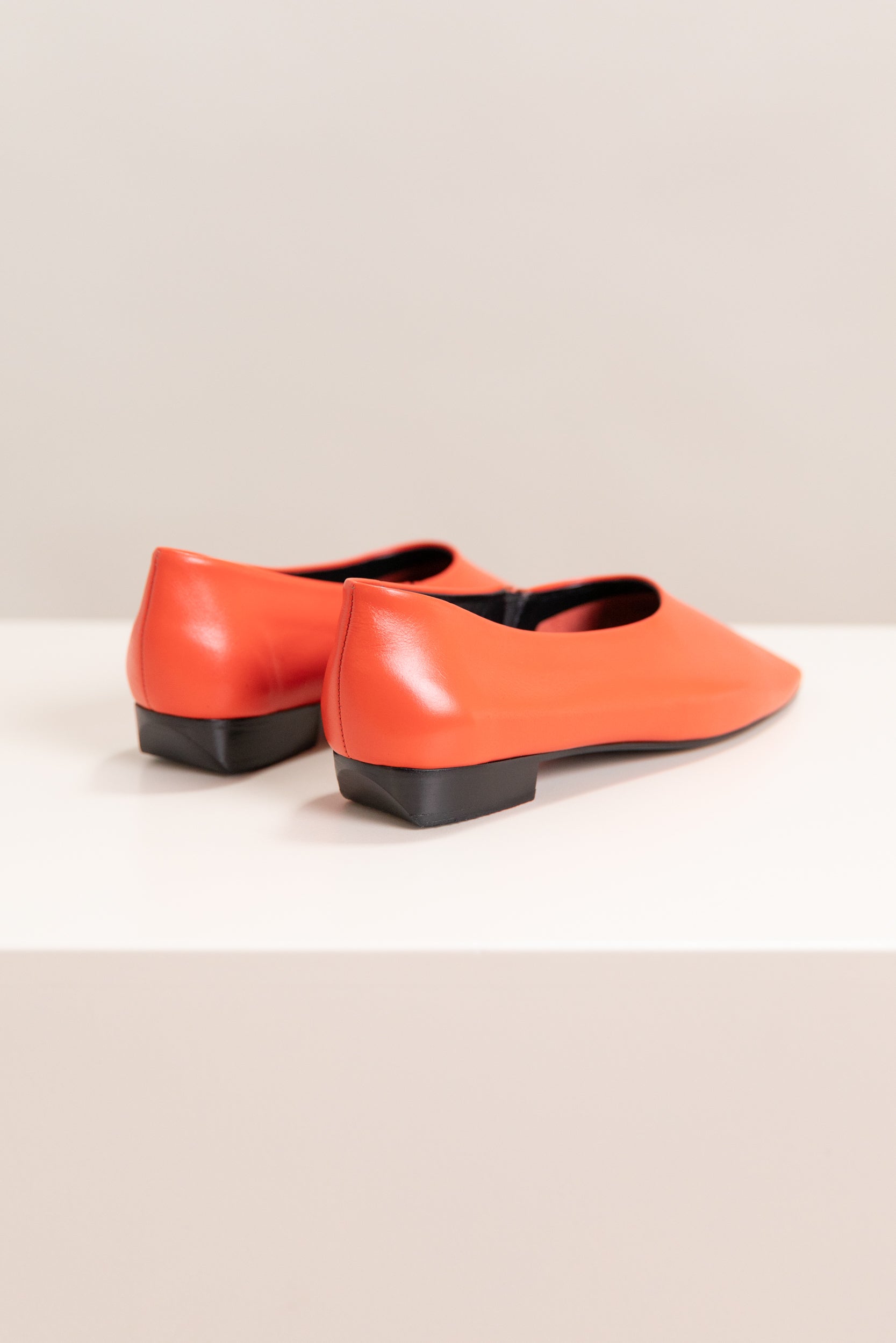 BARRAL FLAT IN ORANGE LEATHER