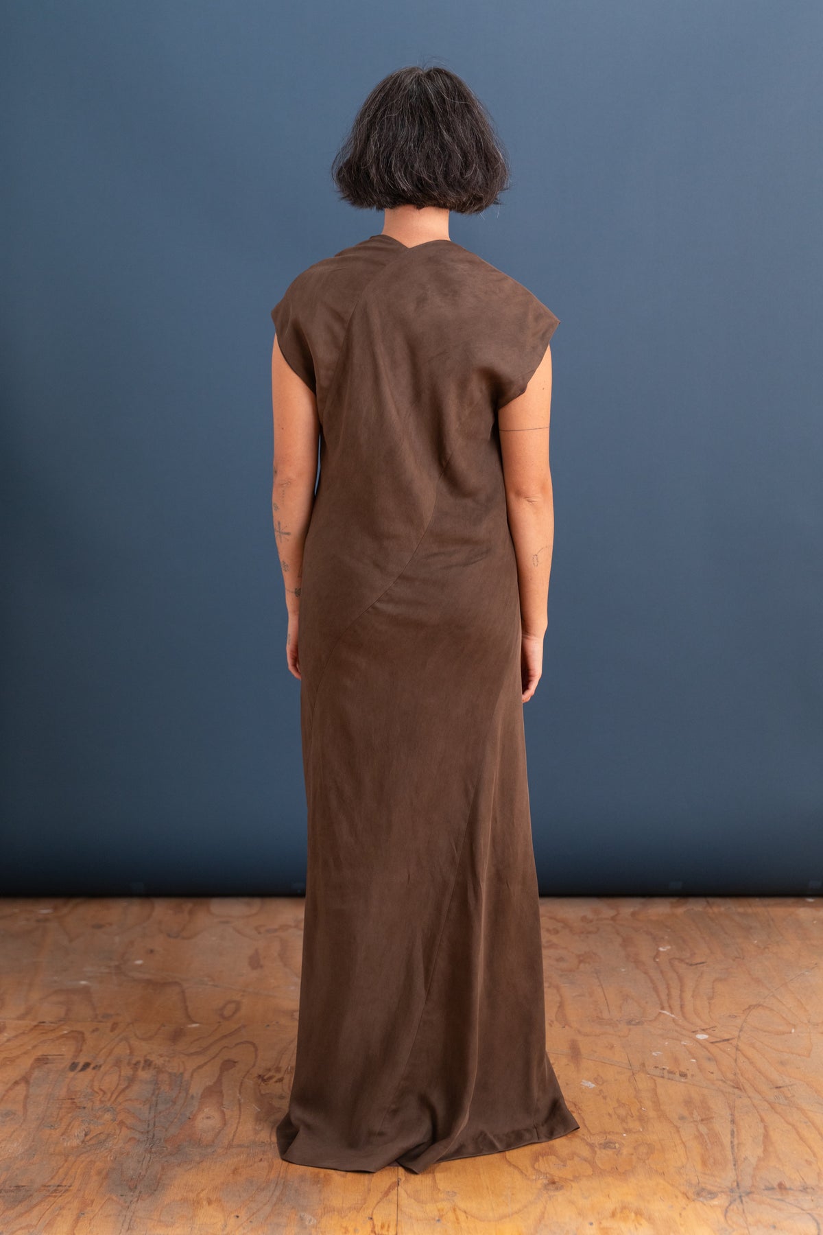 INFINITE DRESS IN MUD DYED BROWN