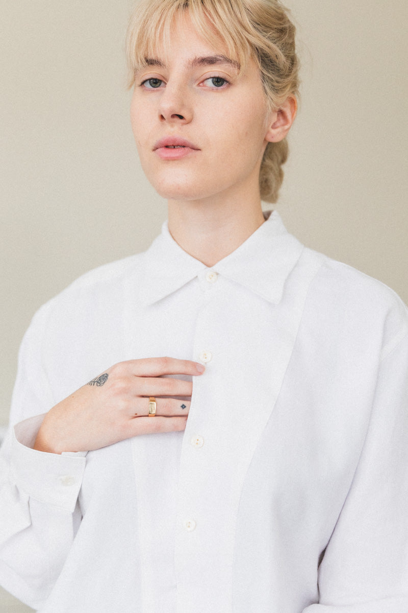 NIKO SIGNET RING IN GOLD