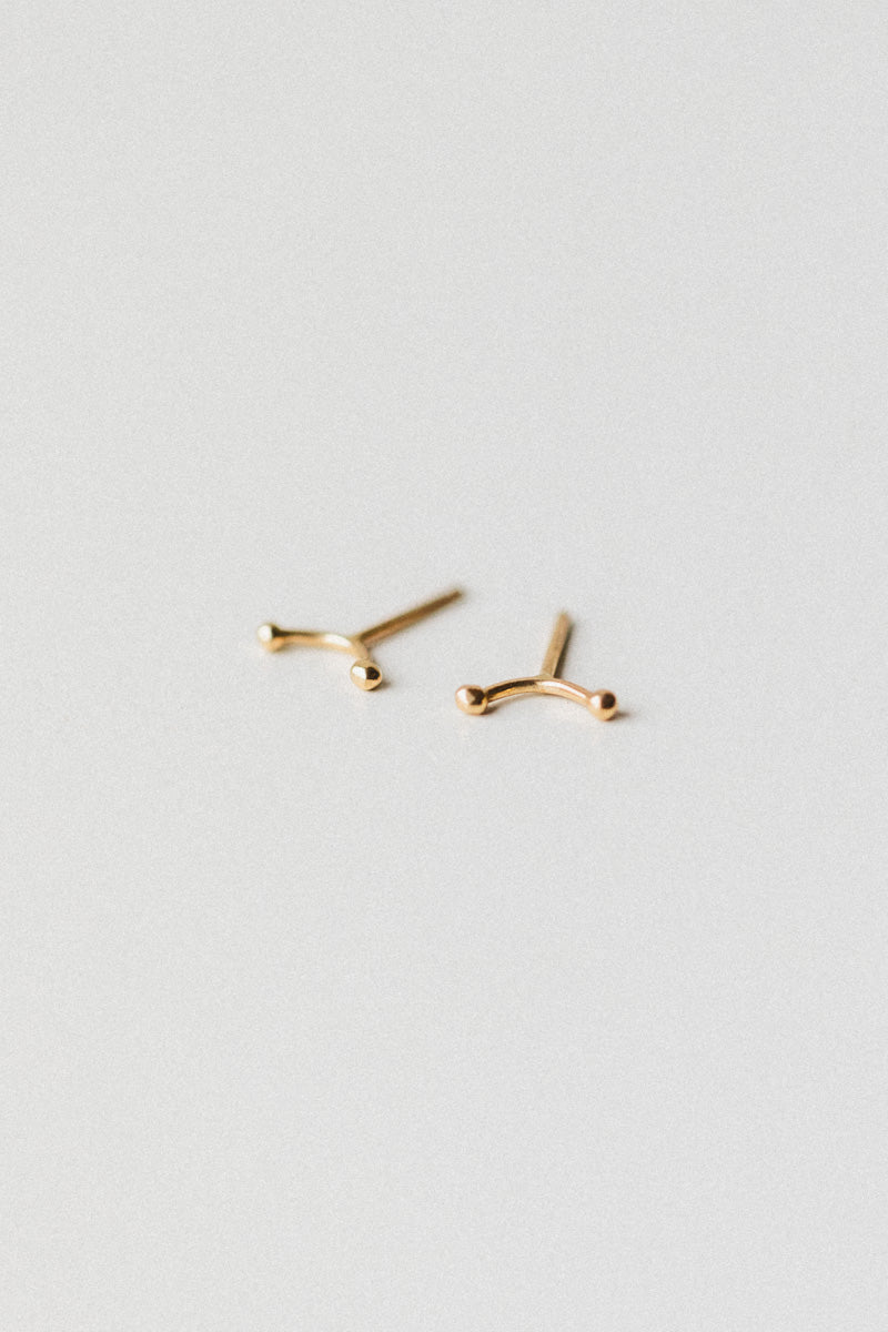 PEARL CURVE STUDS IN 14K GOLD