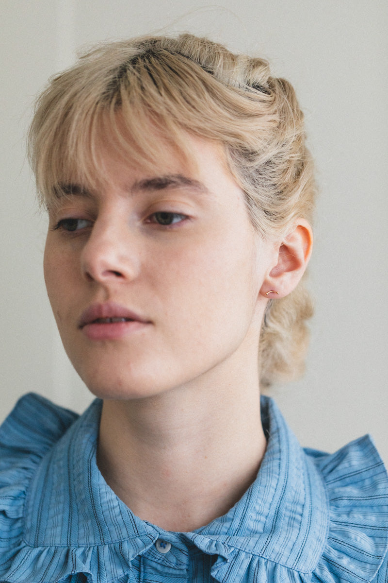 PEARL CURVE STUDS IN 14K GOLD