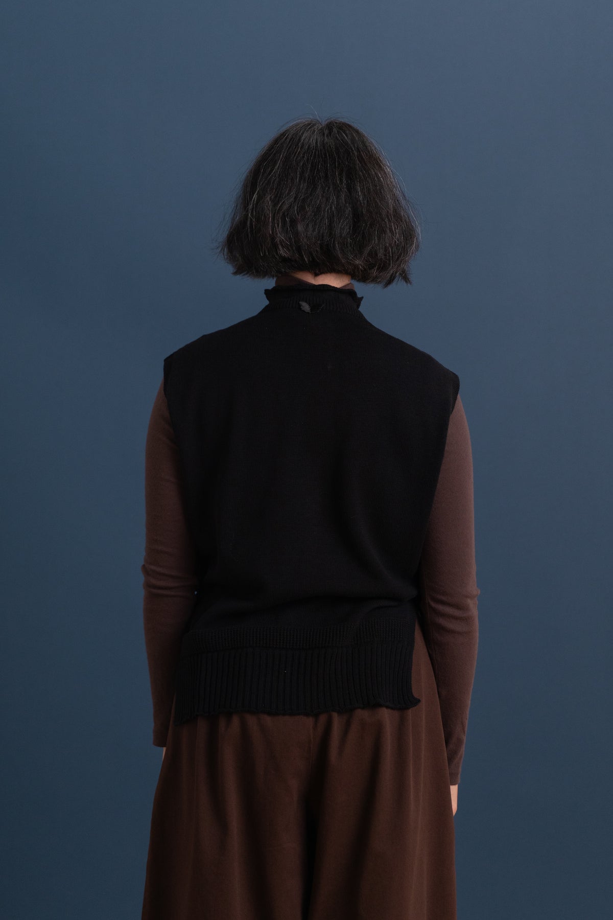 COTTON CASHMERE VEST IN BLACK