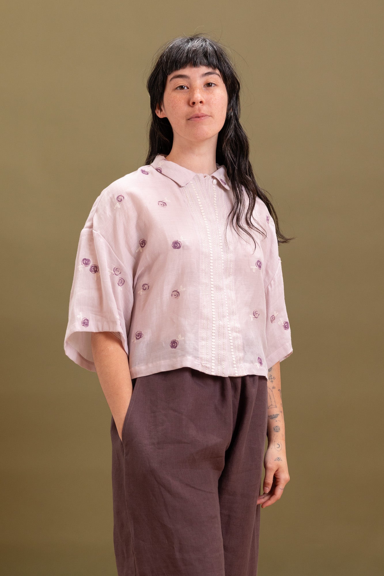 EMBROIDERY BLOUSE IN LIGHT PINK COTTON/RAMIE