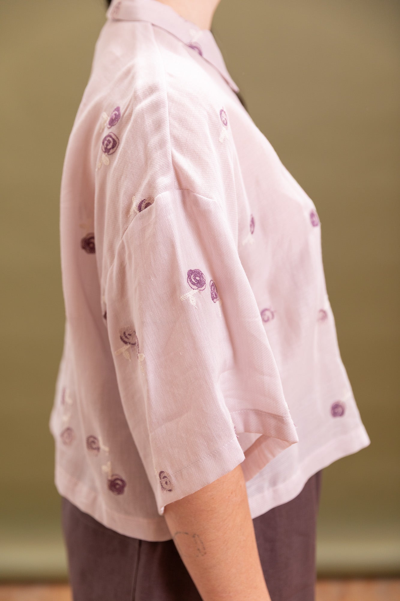 EMBROIDERY BLOUSE IN LIGHT PINK COTTON/RAMIE