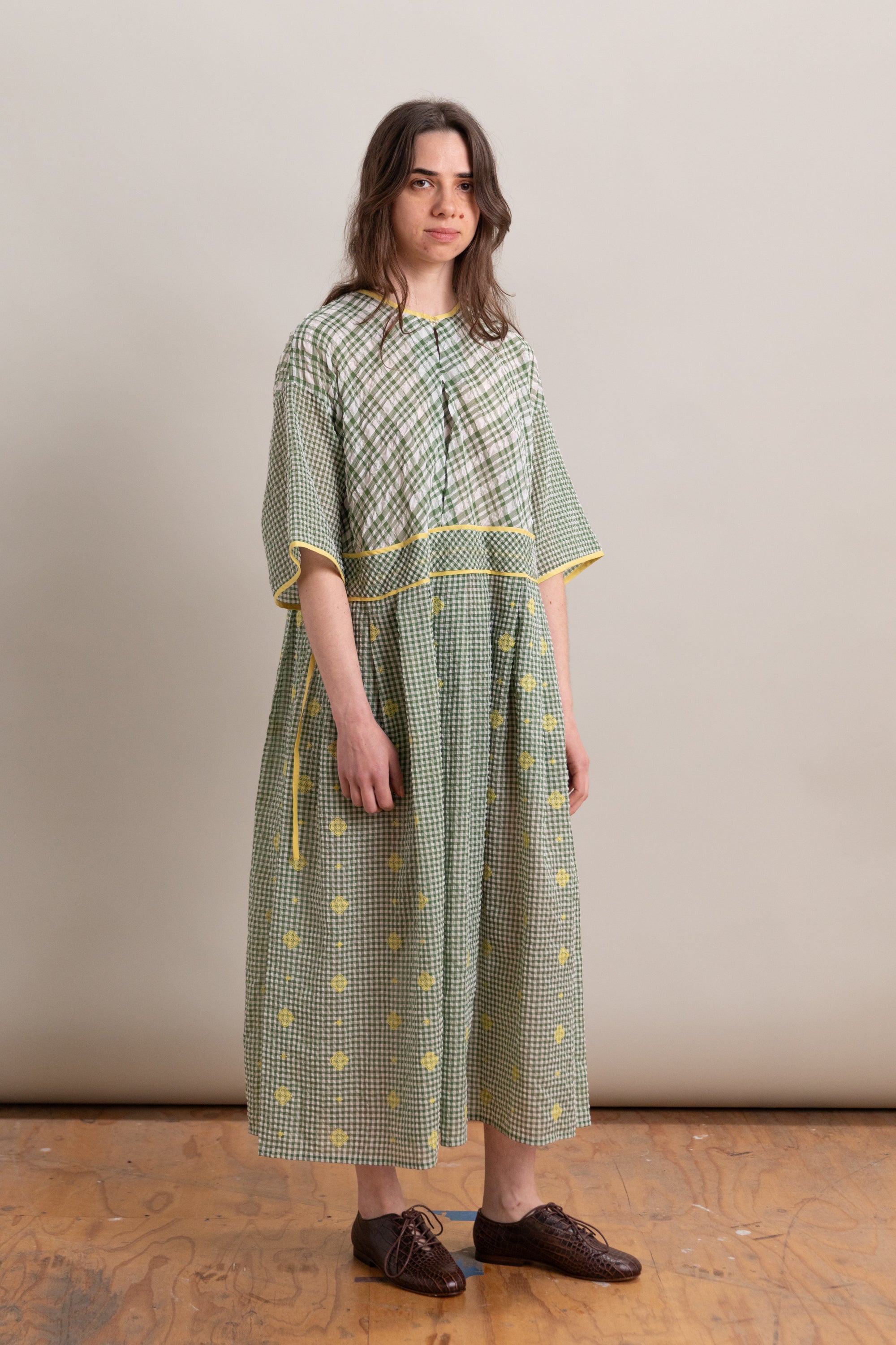 EMBROIDERY DRESS IN GREEN