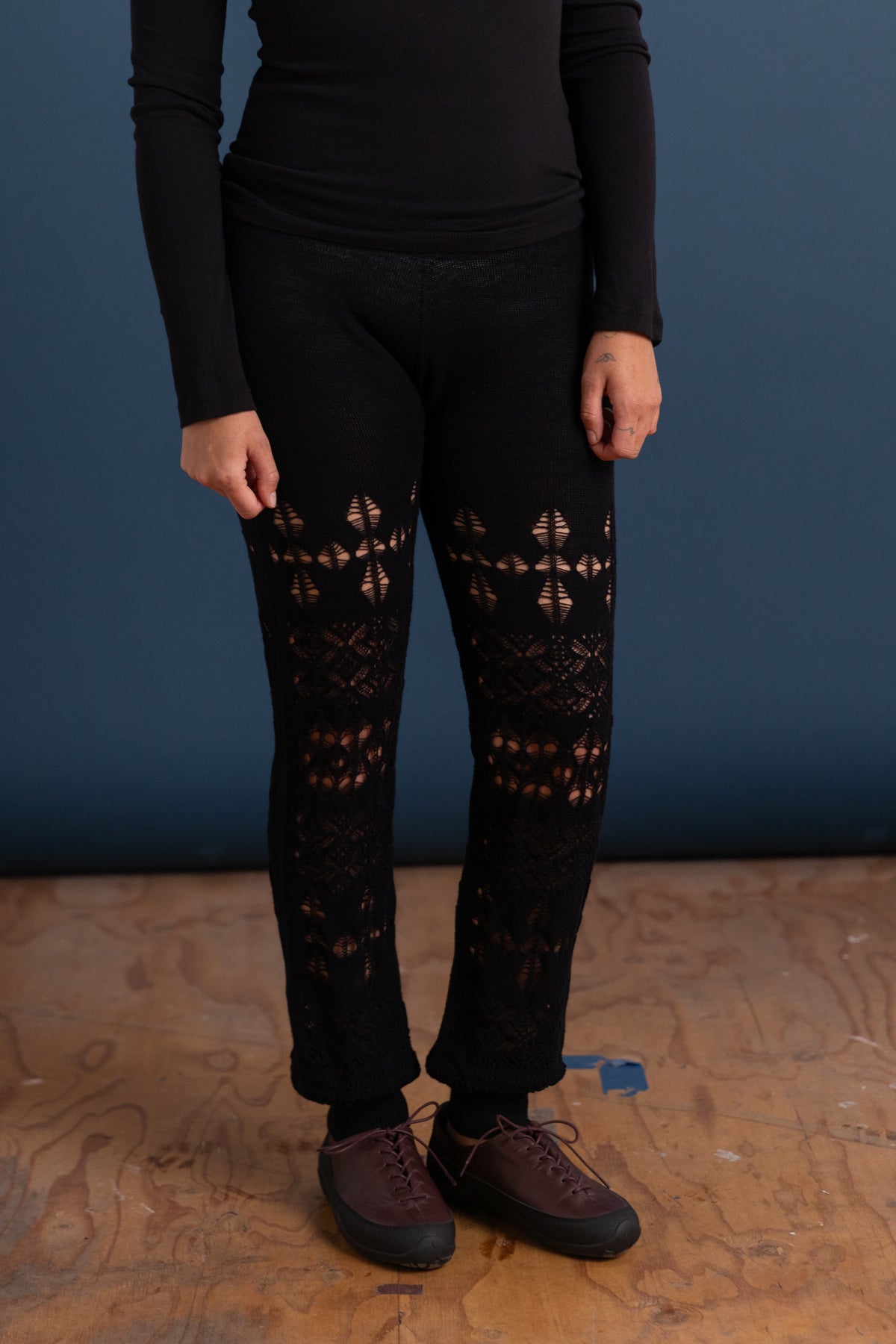 KNITTED LEGGINGS IN BLACK