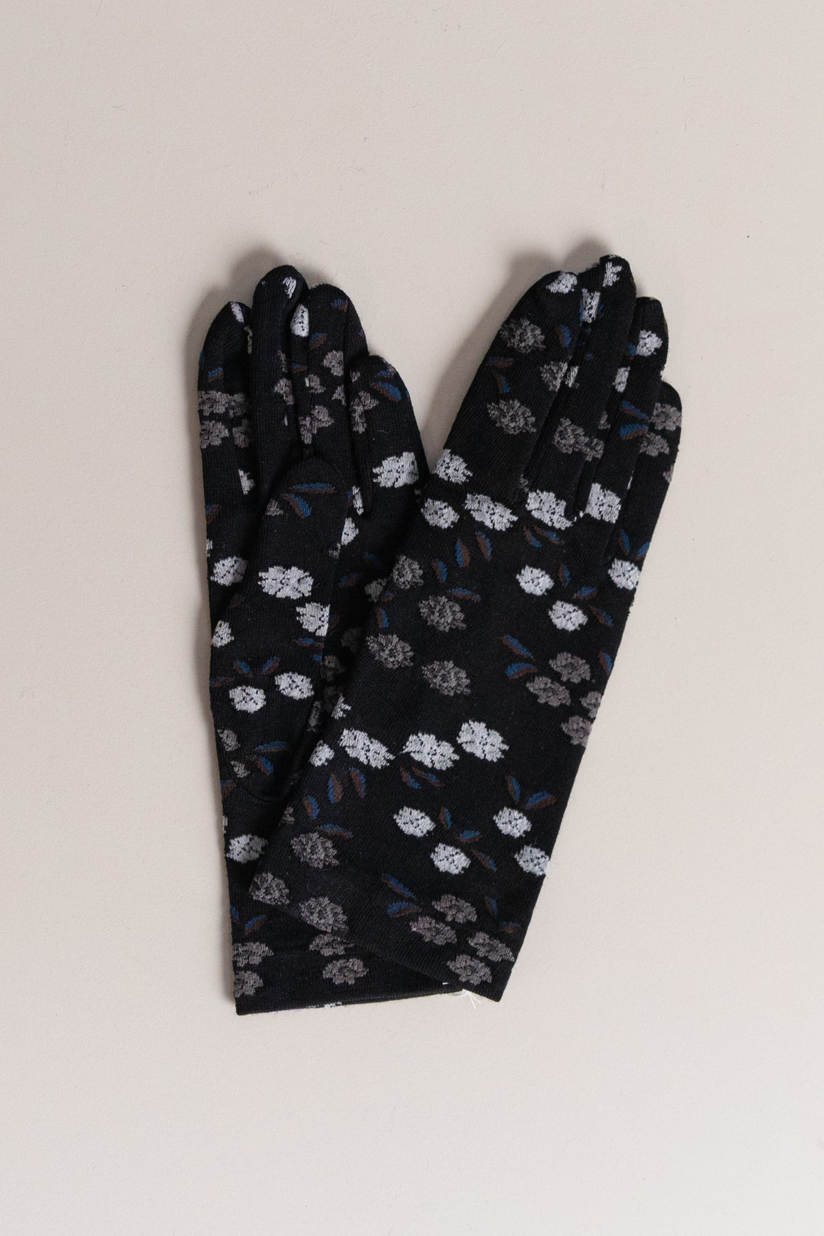KNITTED GLOVES IN BLACK TINY FLOWERS