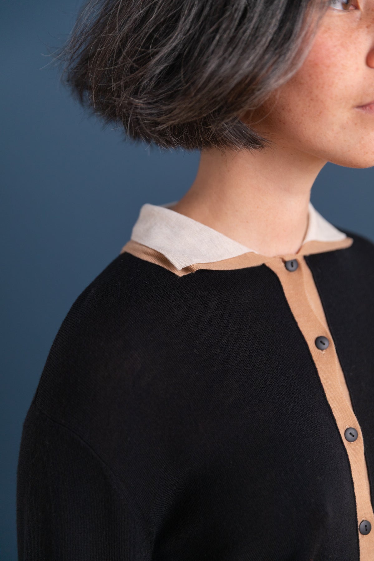 WOOL KNIT POLO CARDIGAN IN BLACK