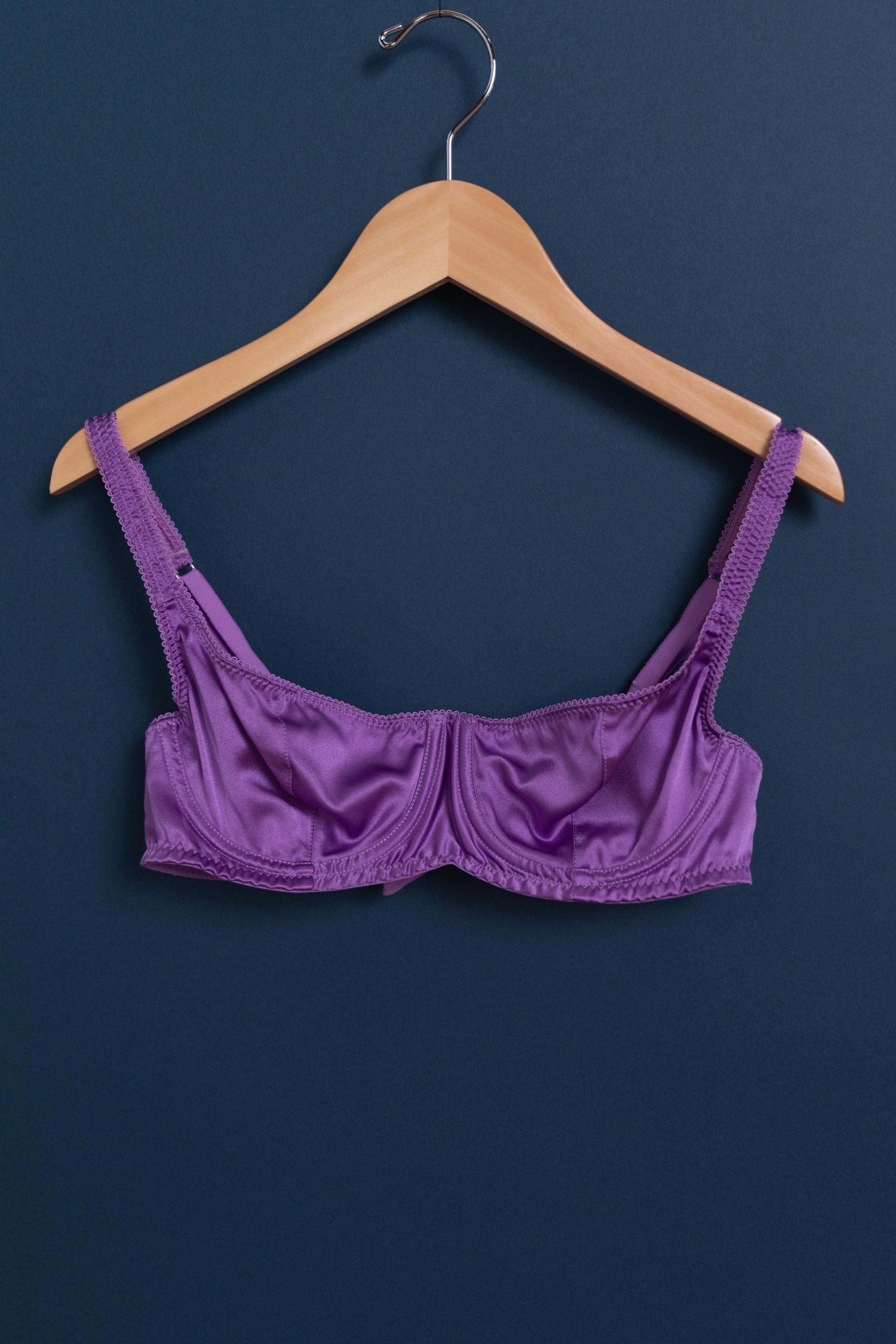 GITA UNDERWIRE BRA IN VIOLA