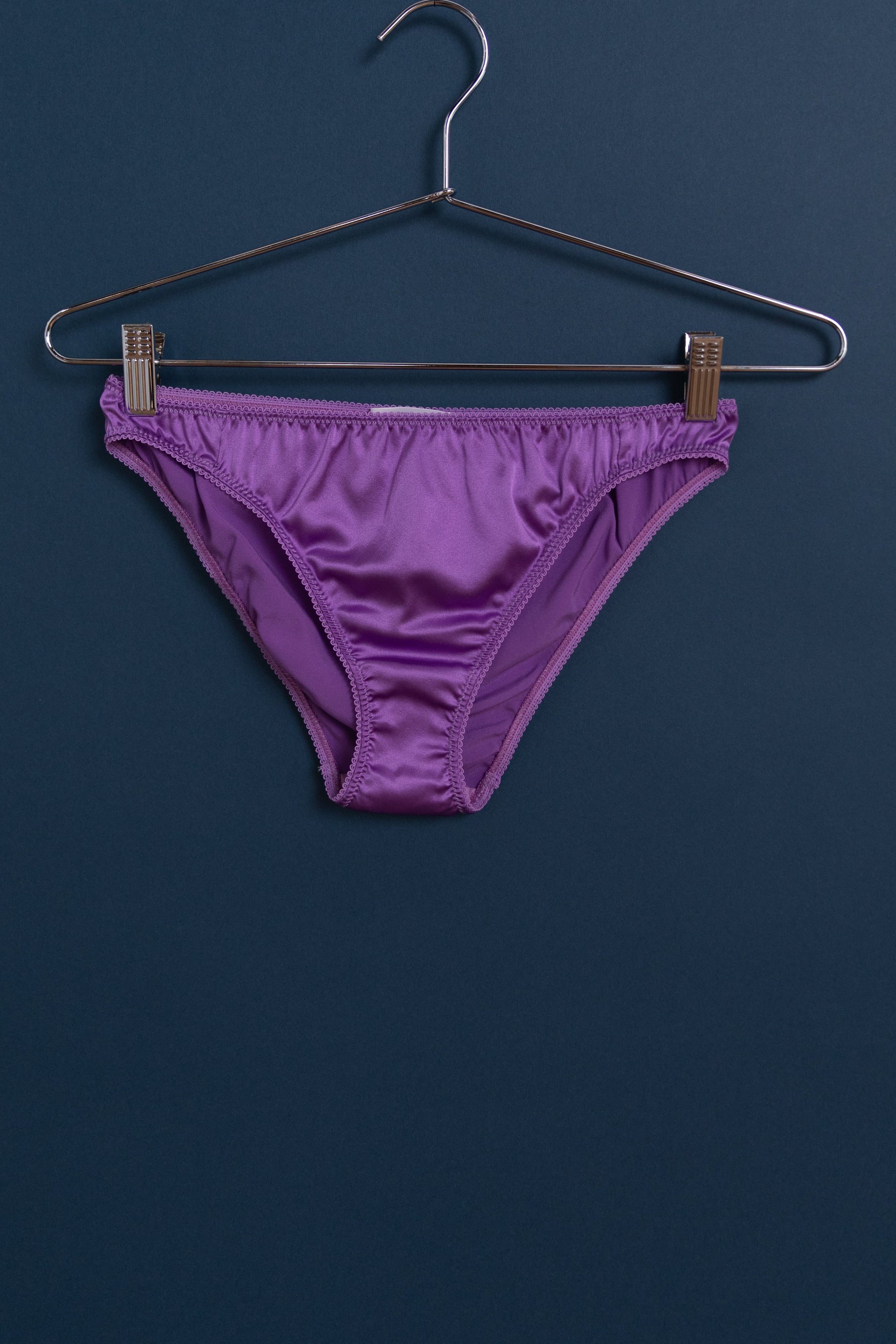 GWYNETH PANTY IN VIOLA