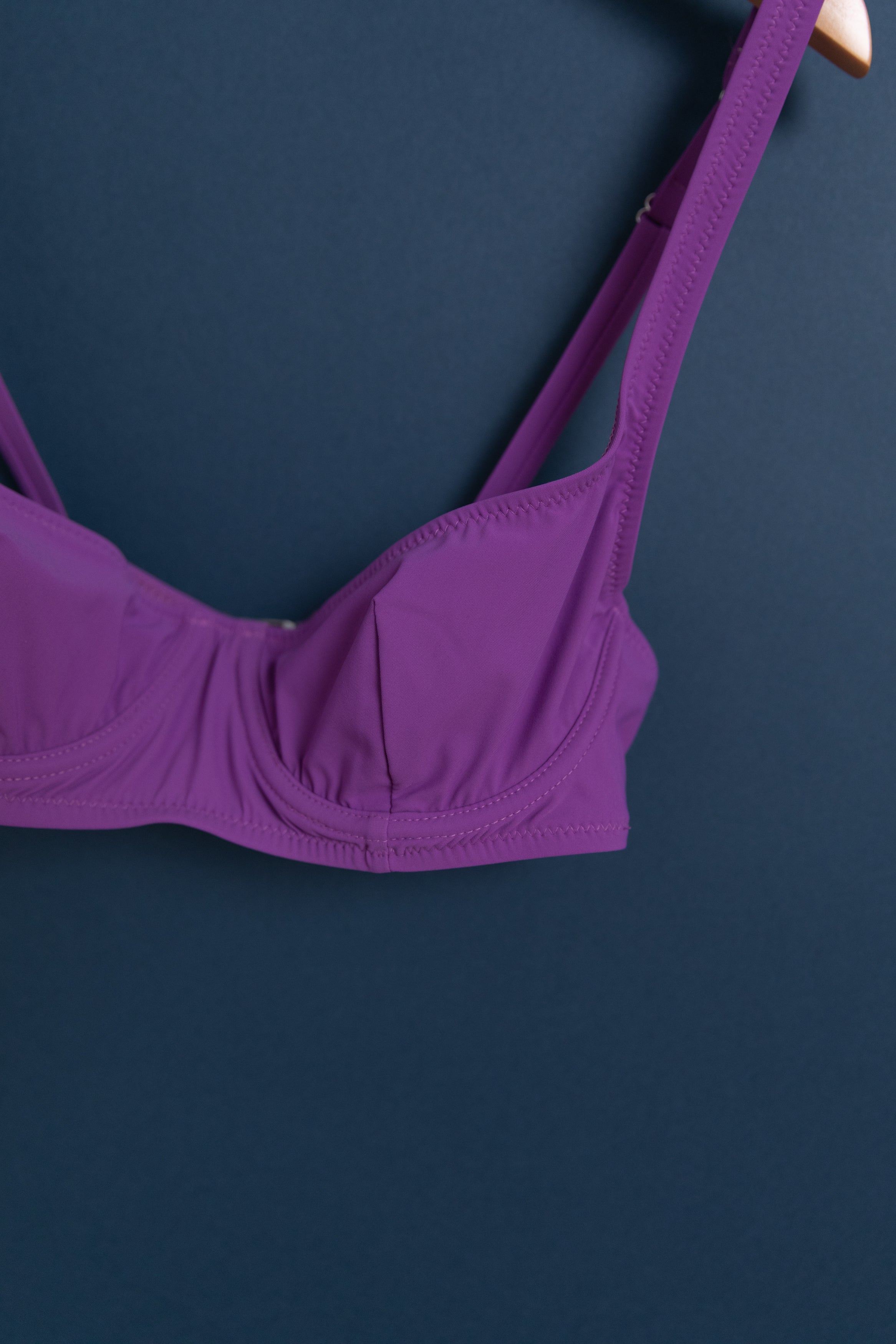 UJLIA UNDERWIRE BIKINI TOP IN VIOLA