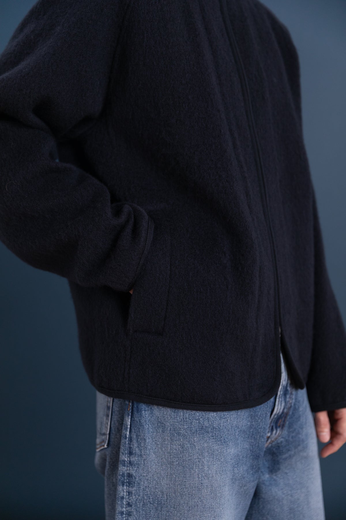 COUNTOUR JACKET IN MIDNIGHT SHAGGY WOOL NYLON