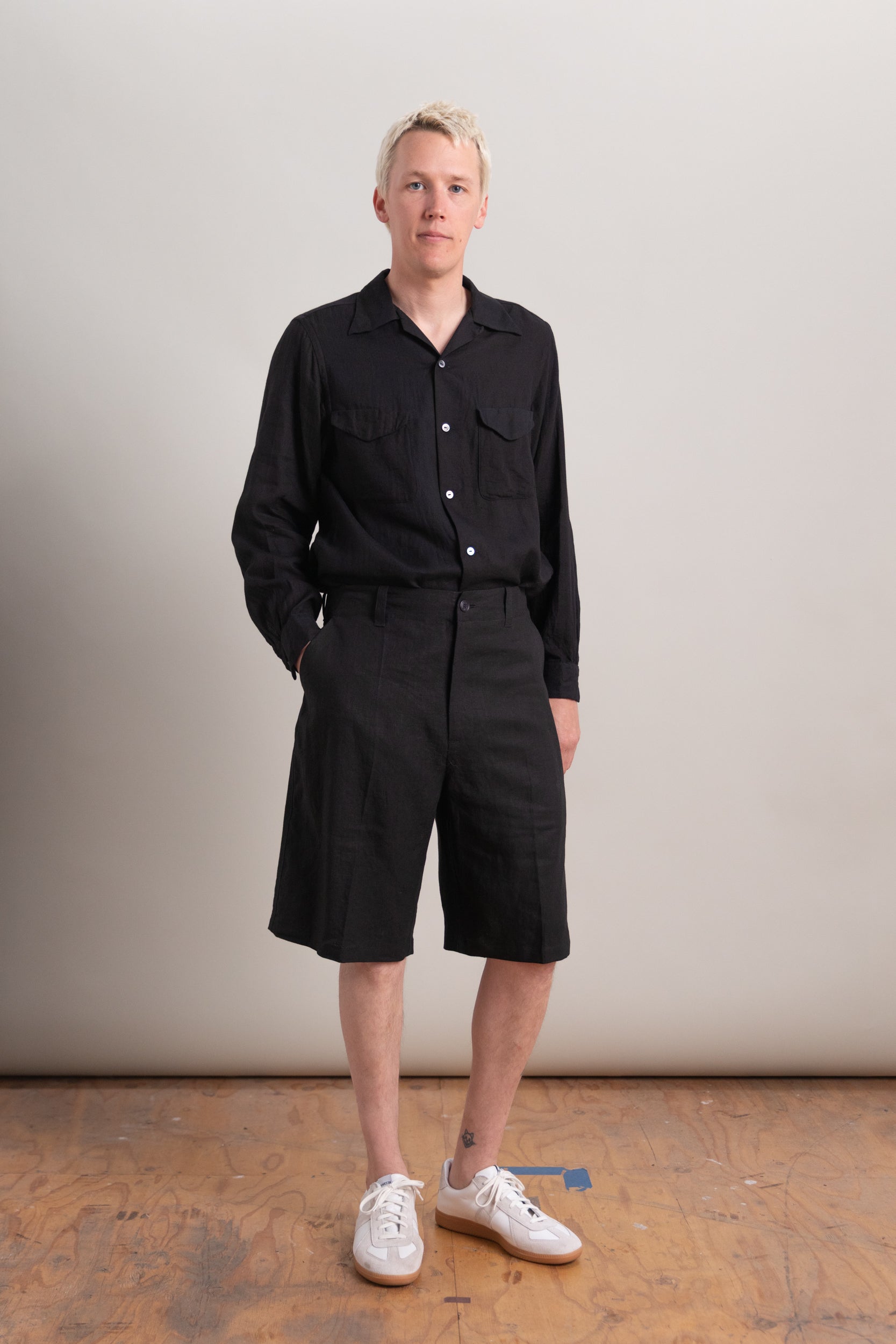 ATOLL SHORTS IN BLACK HIGH DENSITY LINEN