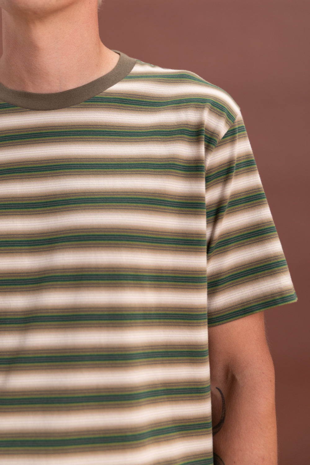 GRADIENT STRIPE JERSEY TEE IN FADE BROWN STRIPE