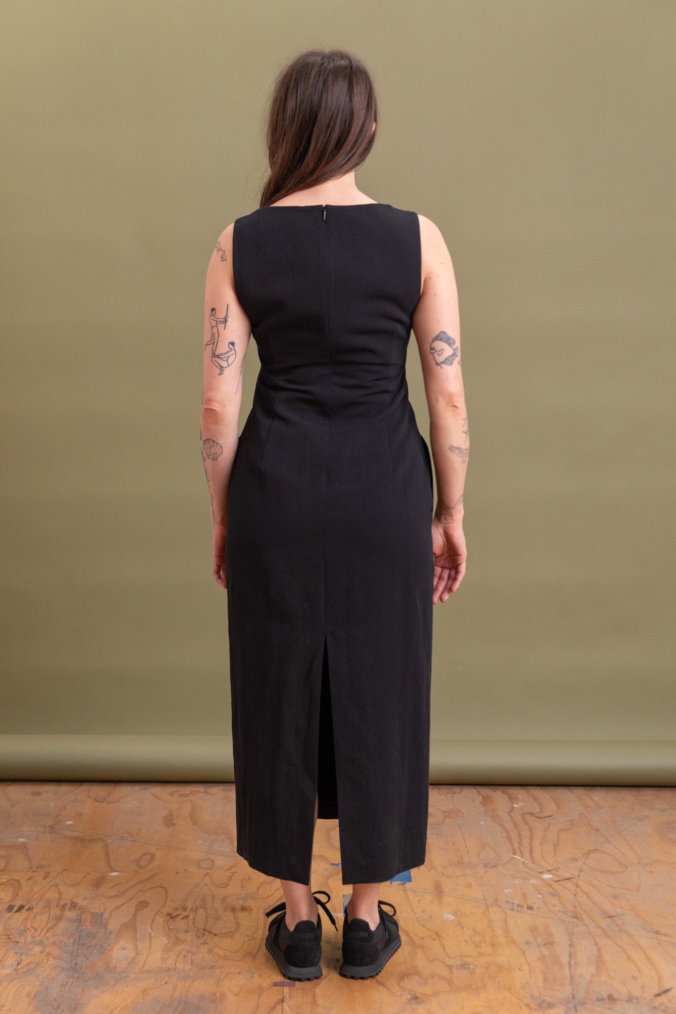 HARD TWIST COTTON LINEN GABARDINE DRESS IN BLACK