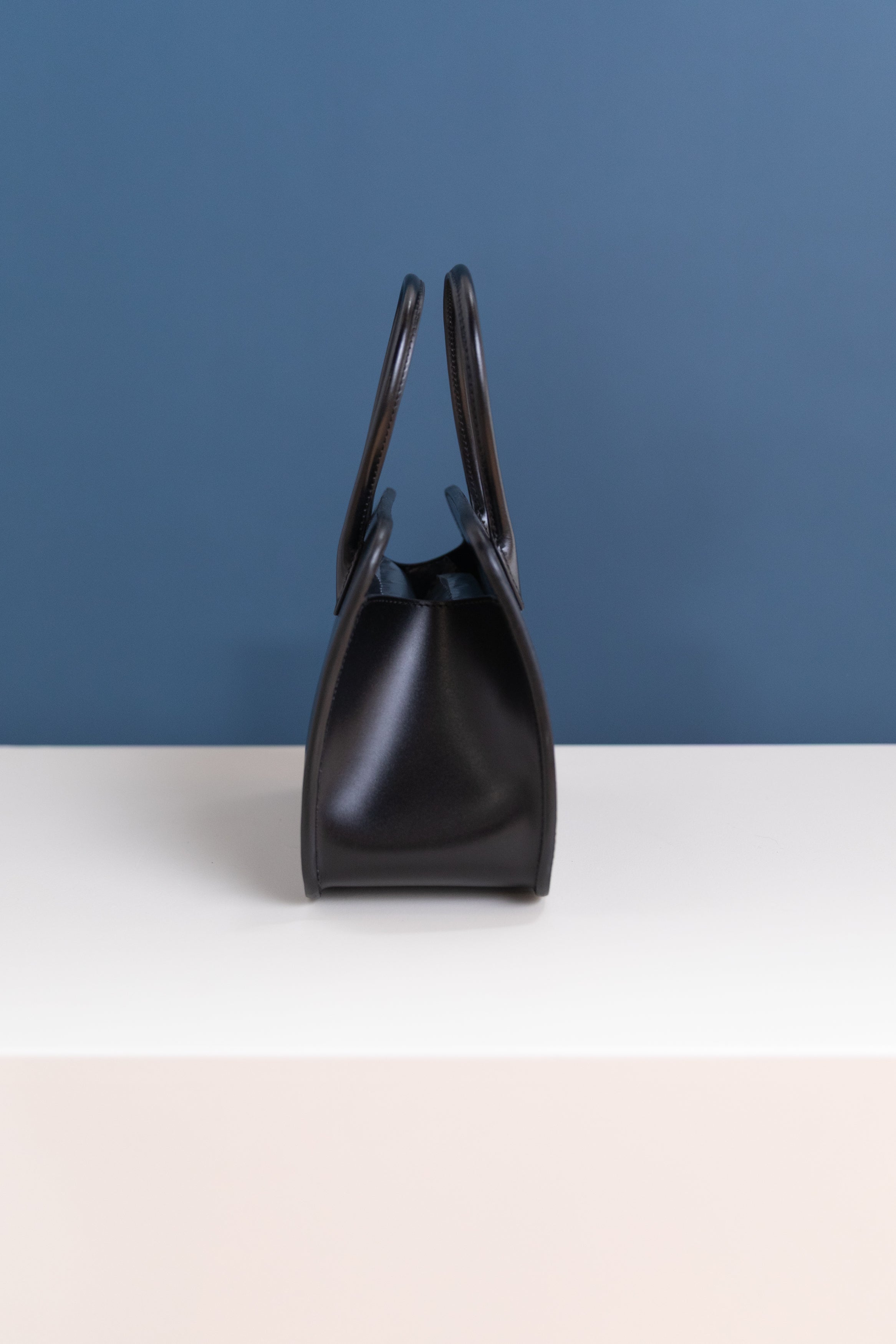 SMALL LEATHER TOTE BAG IN BLACK