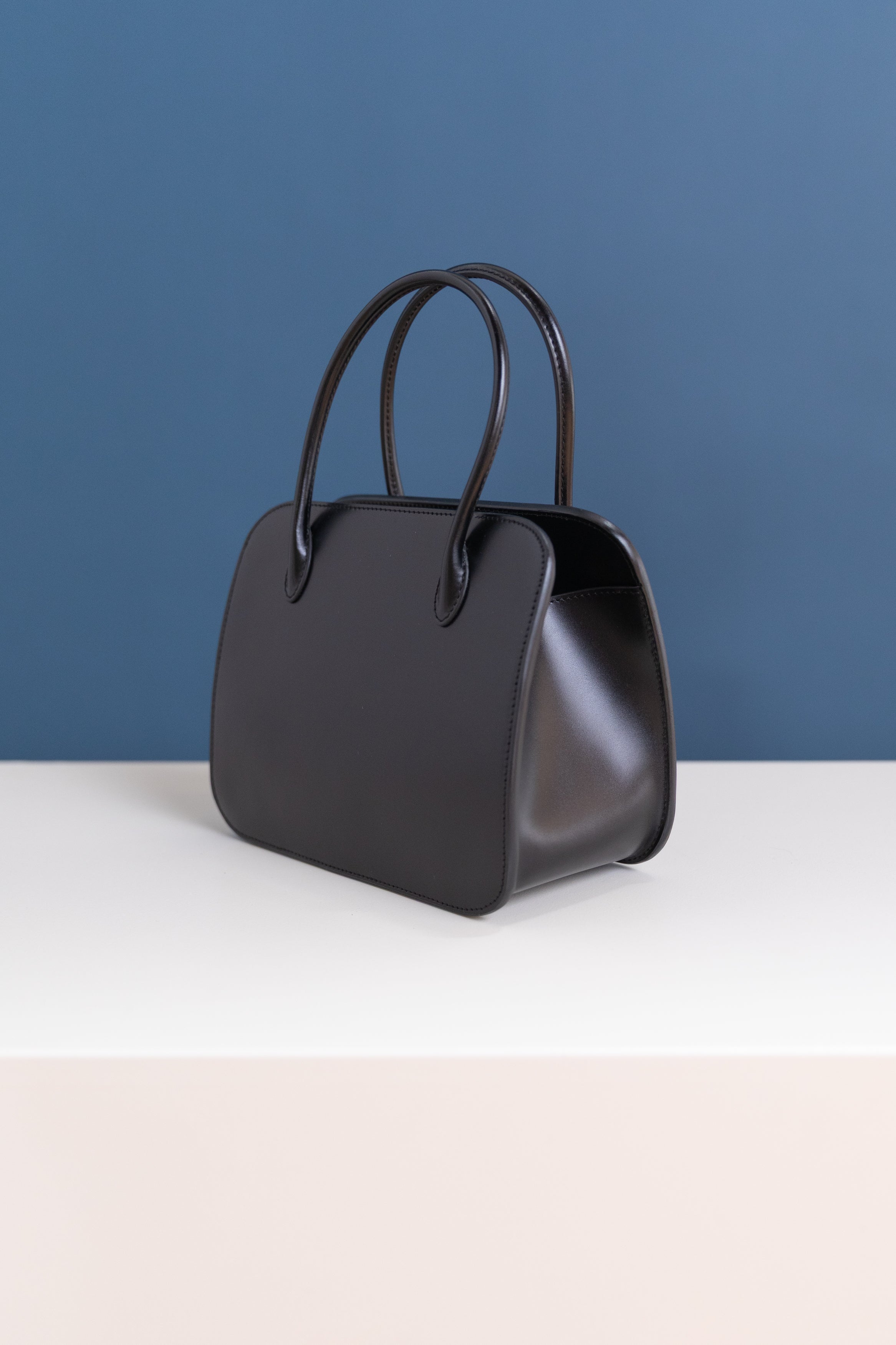 SMALL LEATHER TOTE BAG IN BLACK