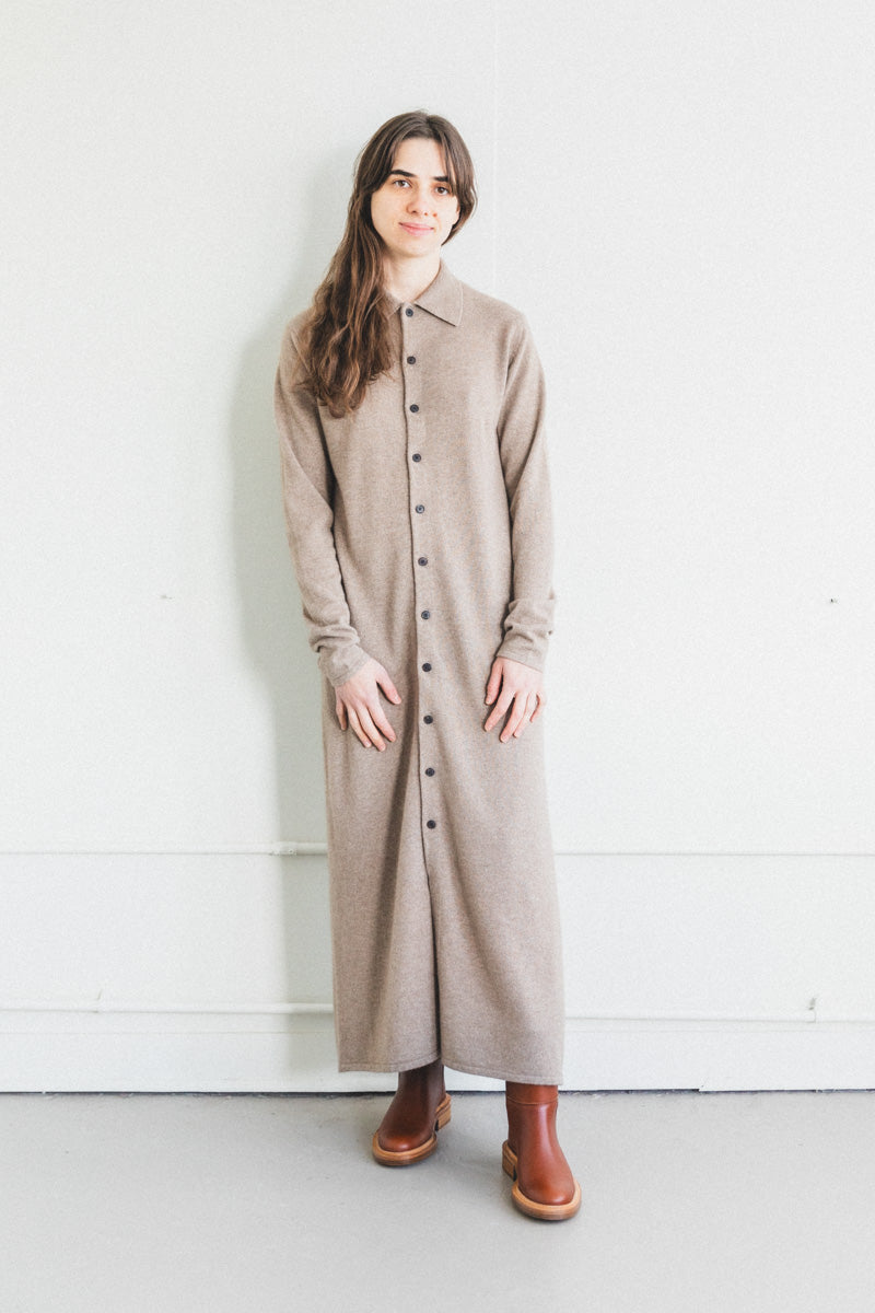BABY CASHMERE KNIT SHIRT ONE-PIECE IN NATURAL BROWN