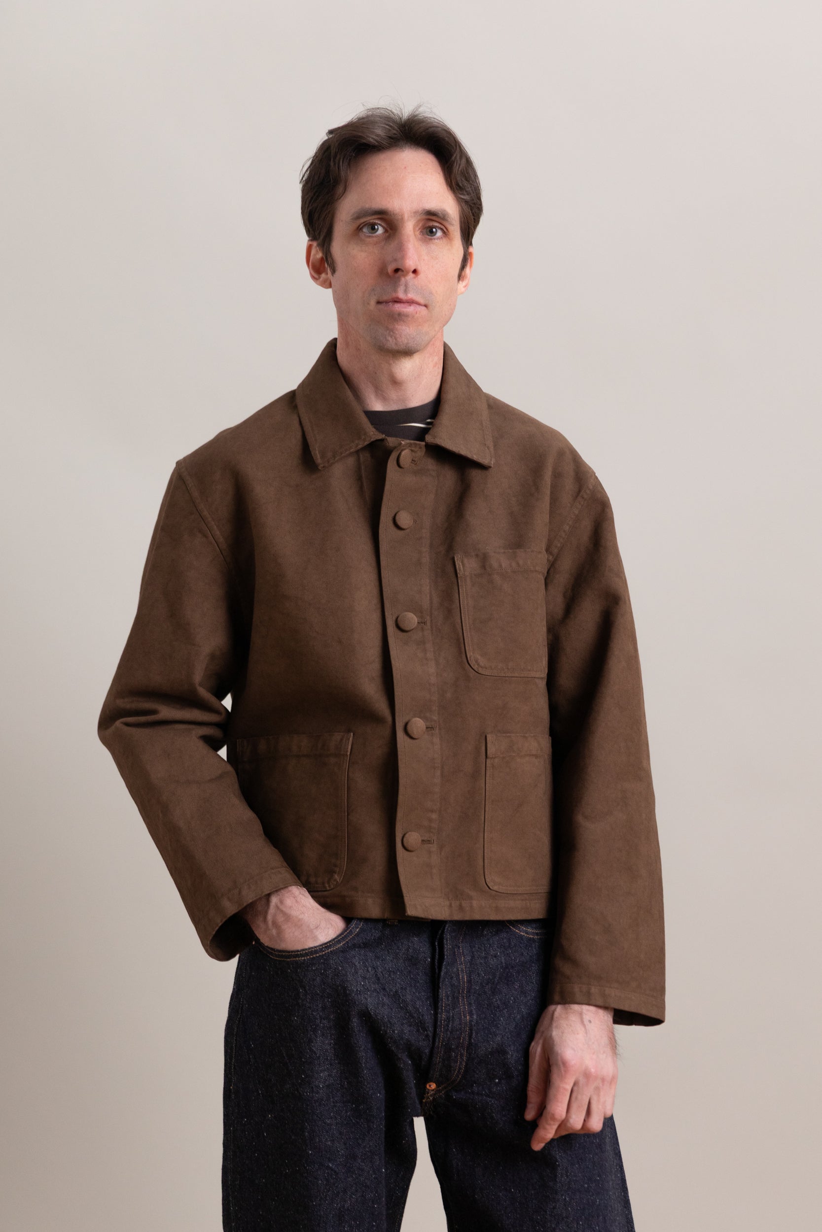 GARMENT-DYED ORGANIC COTTON HEAVY TWILL JACKET IN DARK BROWN