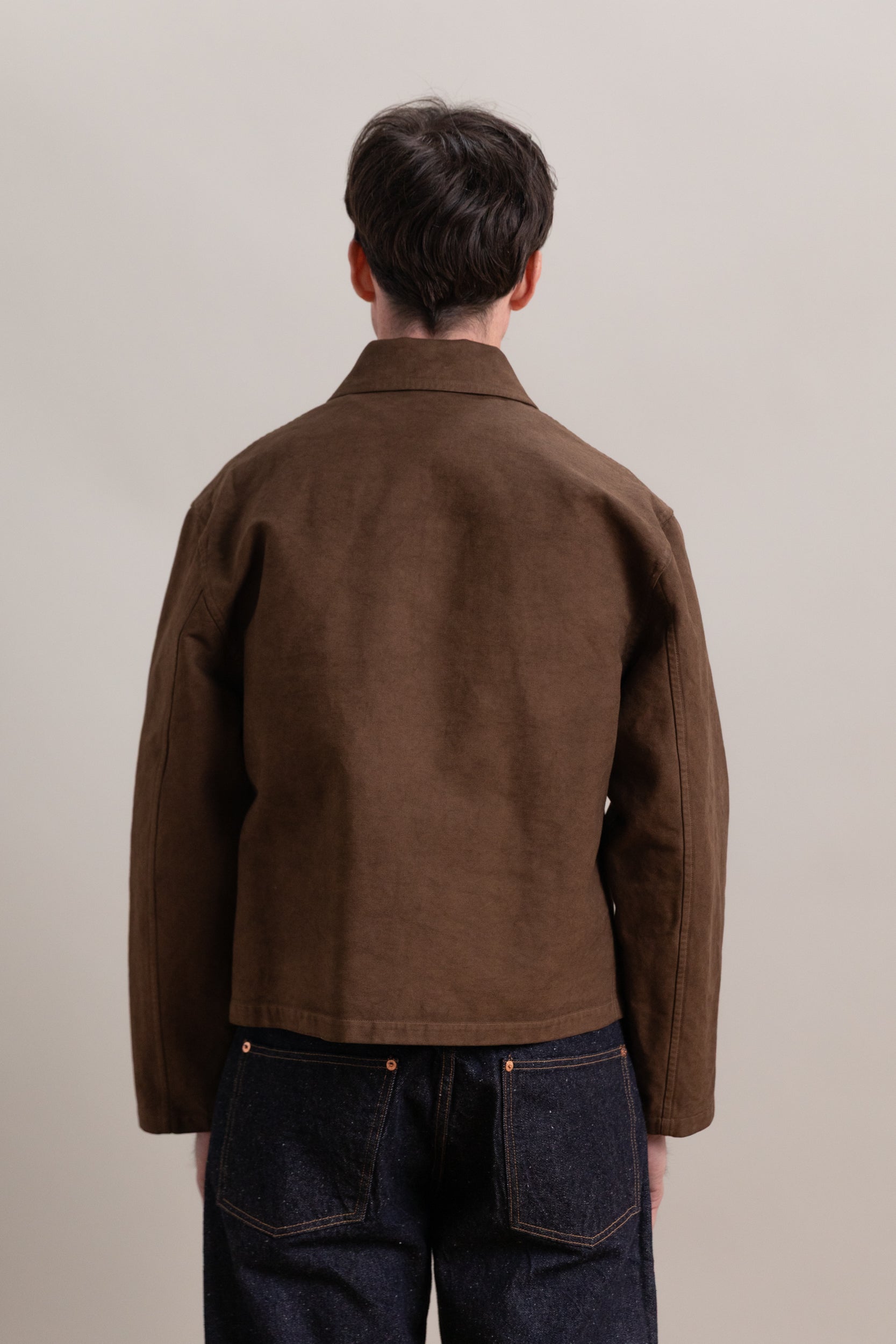 GARMENT-DYED ORGANIC COTTON HEAVY TWILL JACKET IN DARK BROWN