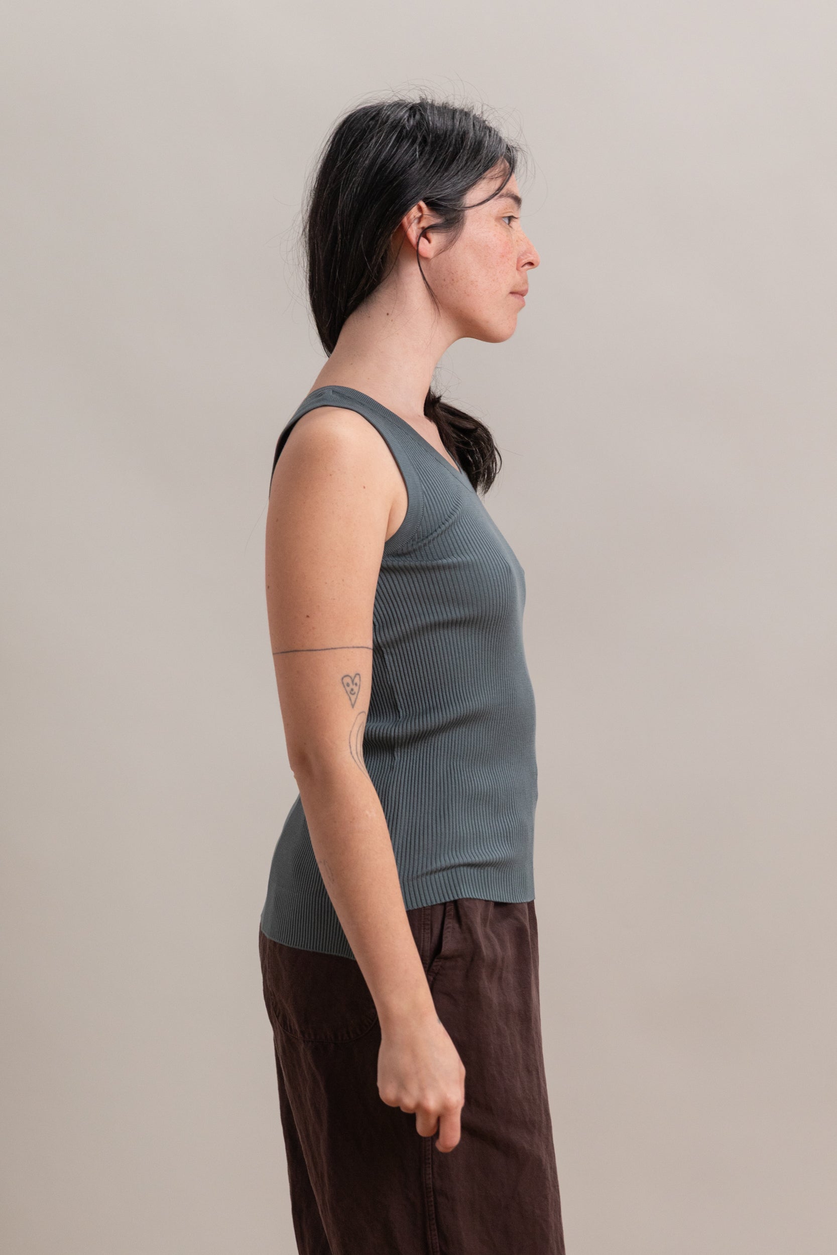 COTTON HIGH GAUGE RIB KNIT TANK TOP IN SAGE GRAY