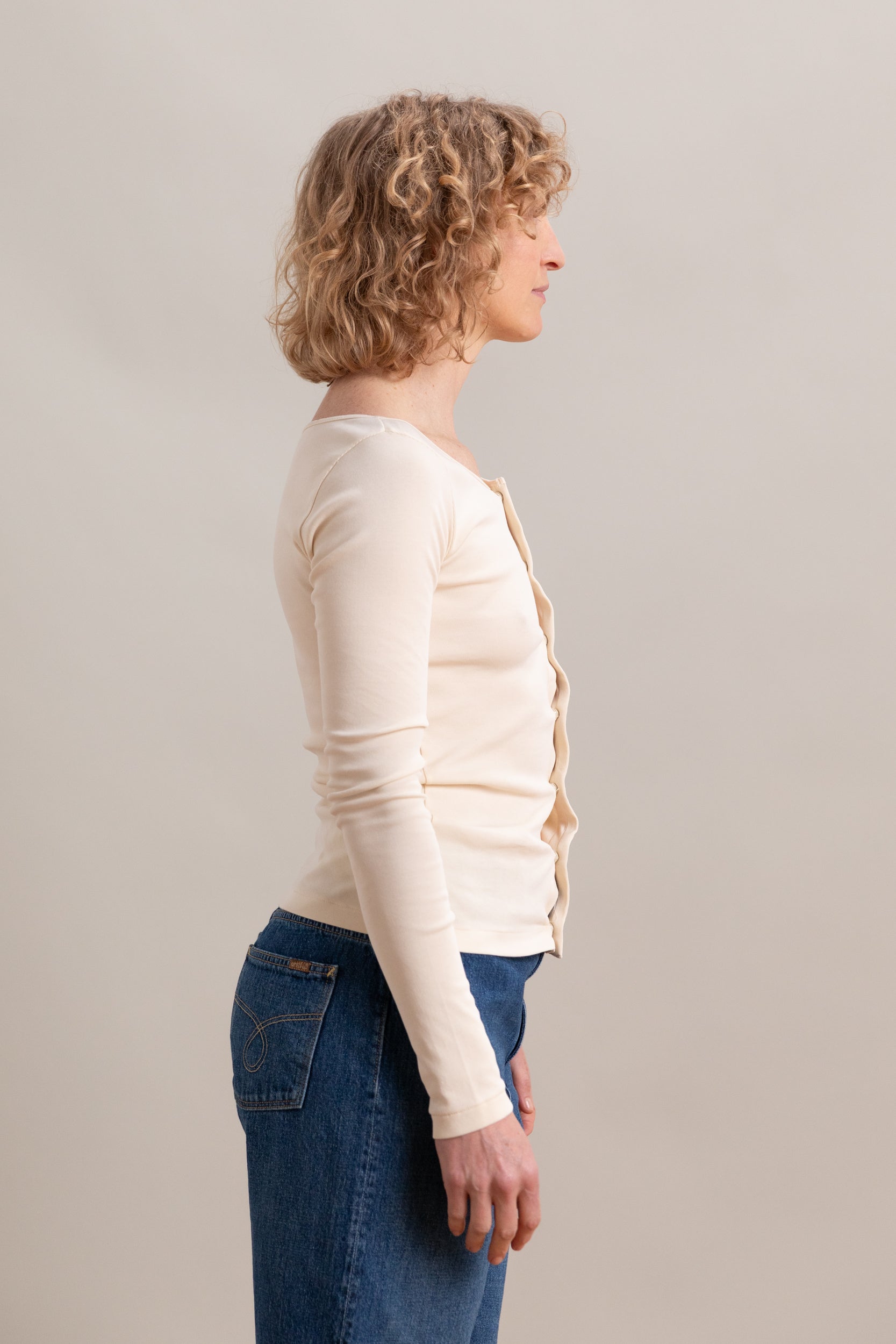 ORGANIC COTTON FINE RIB CARDIGAN IN IVORY