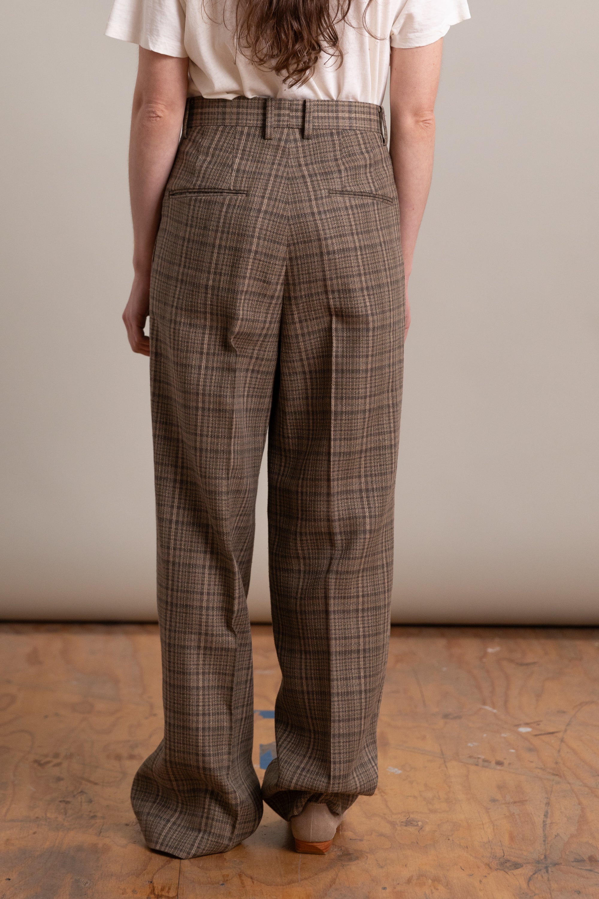 SILK LINEN NEP CHECK ONE-TUCK SLACKS IN DARK BROWN CHECK