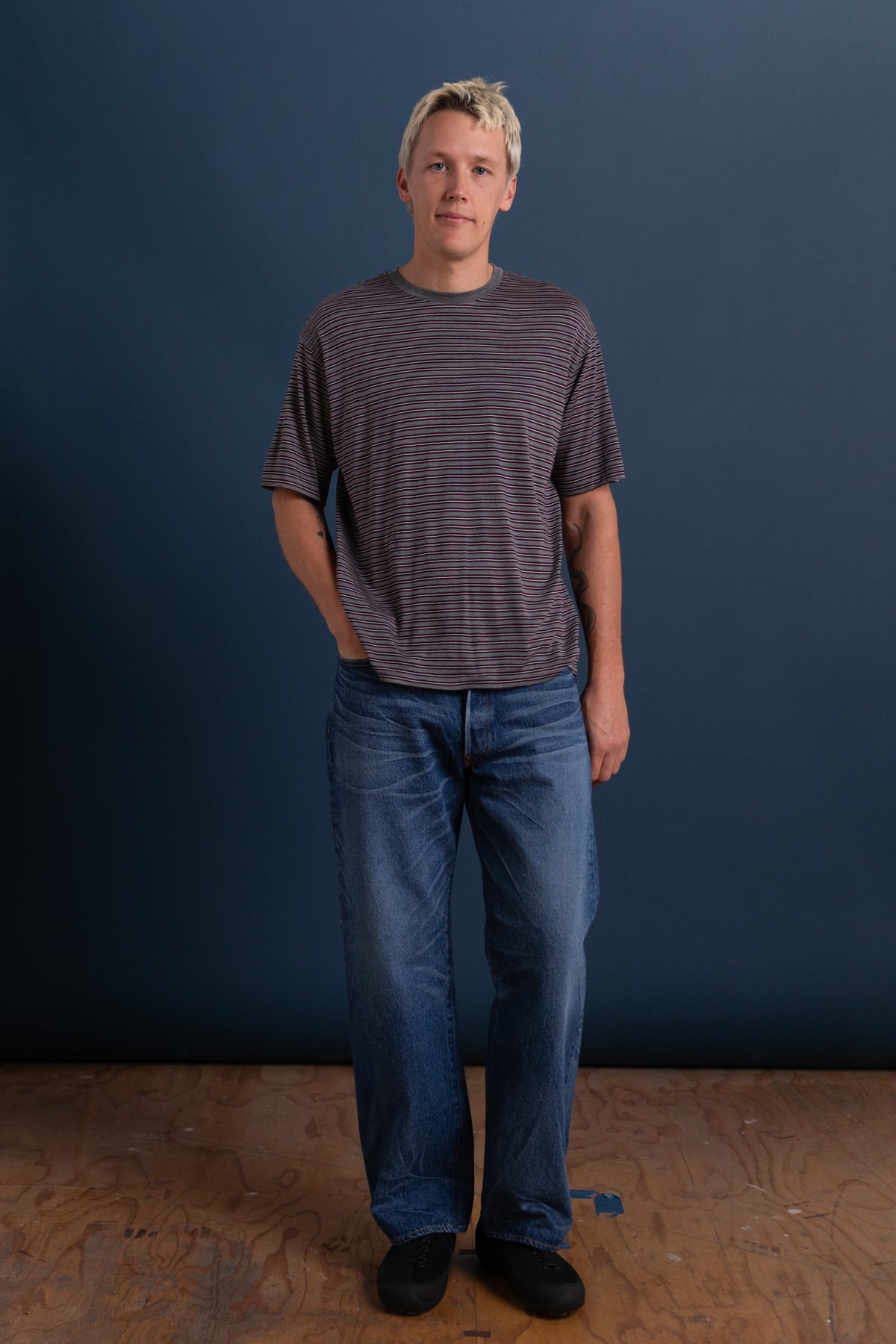 SOFT SMOOTH WOOL STRIPE JERSEY TEE IN GRAY STRIPE