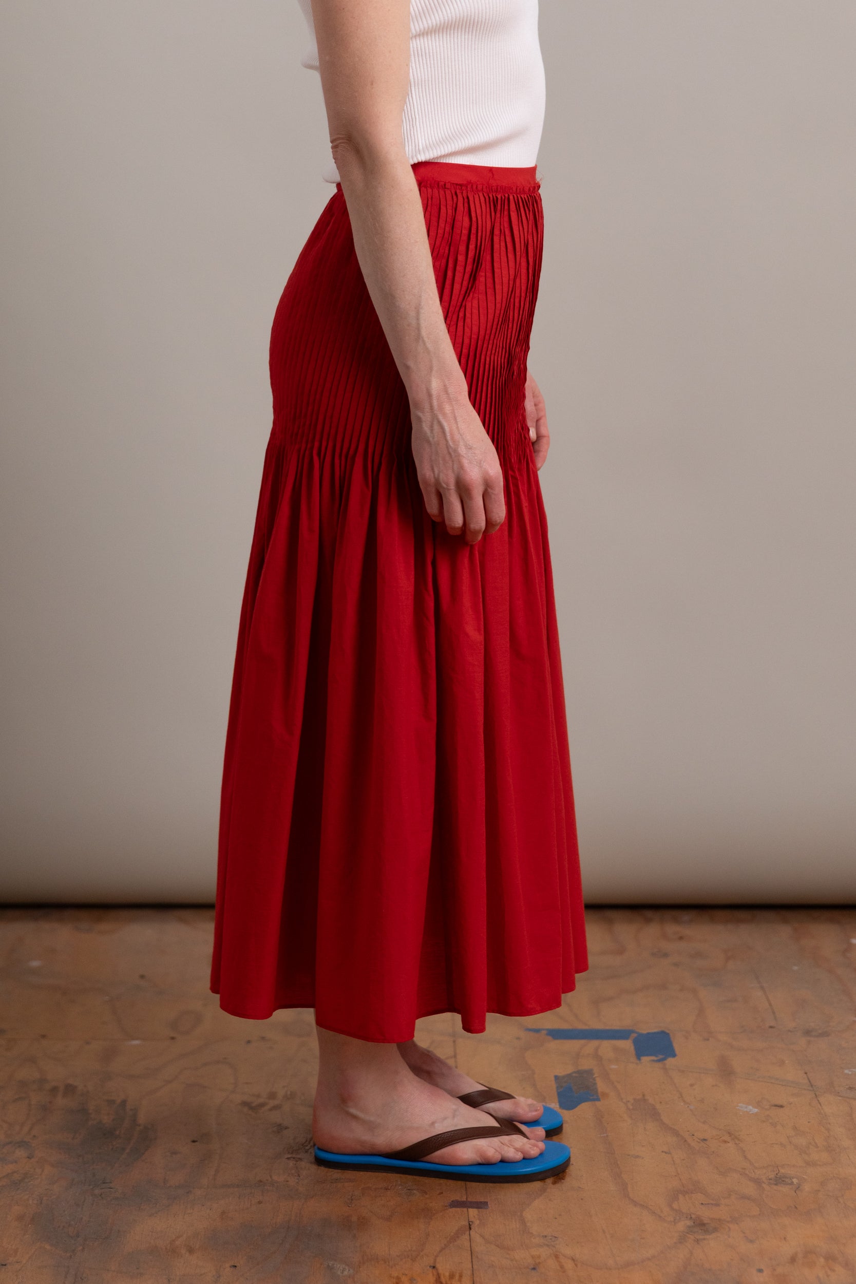 SUPER FINE COTTON LAWN PIN-TUCK SKIRT IN RED