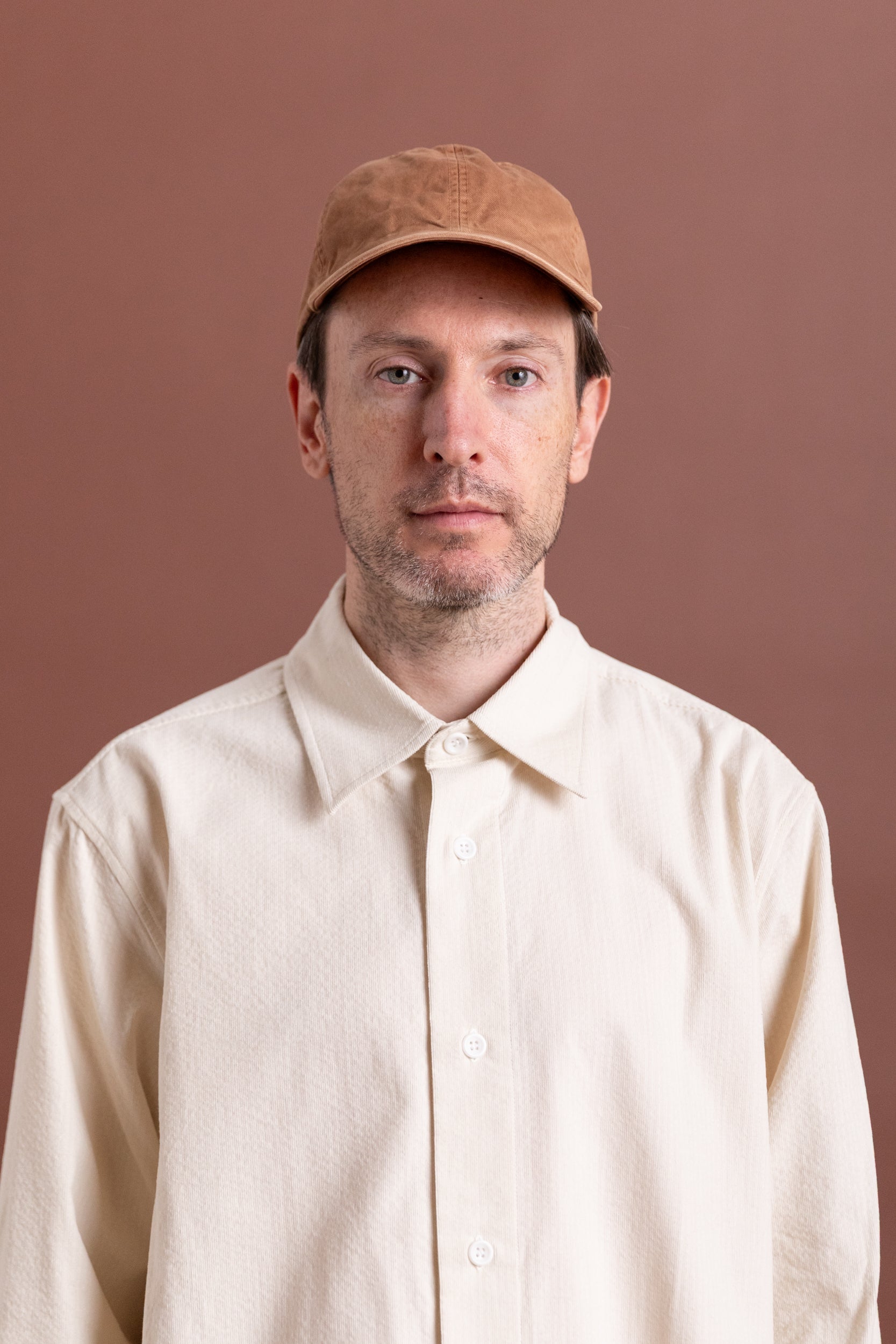 PRODUCT DYED FINX CHINO CAP MADE BY KIJIMATAKAYUKI IN DUSTY LIGHT BROWN