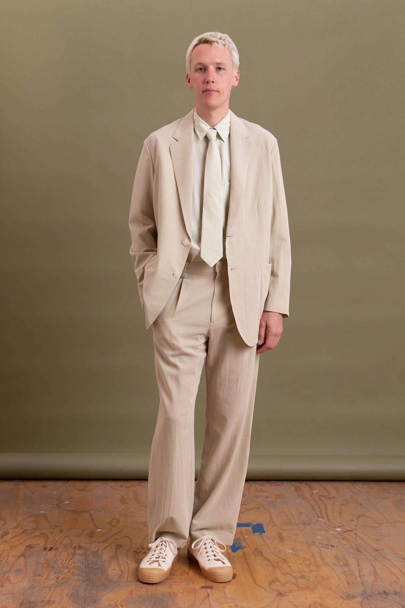 LIGHT COTTON WOOL VIYELLA SLACKS IN LIGHT KHAKI