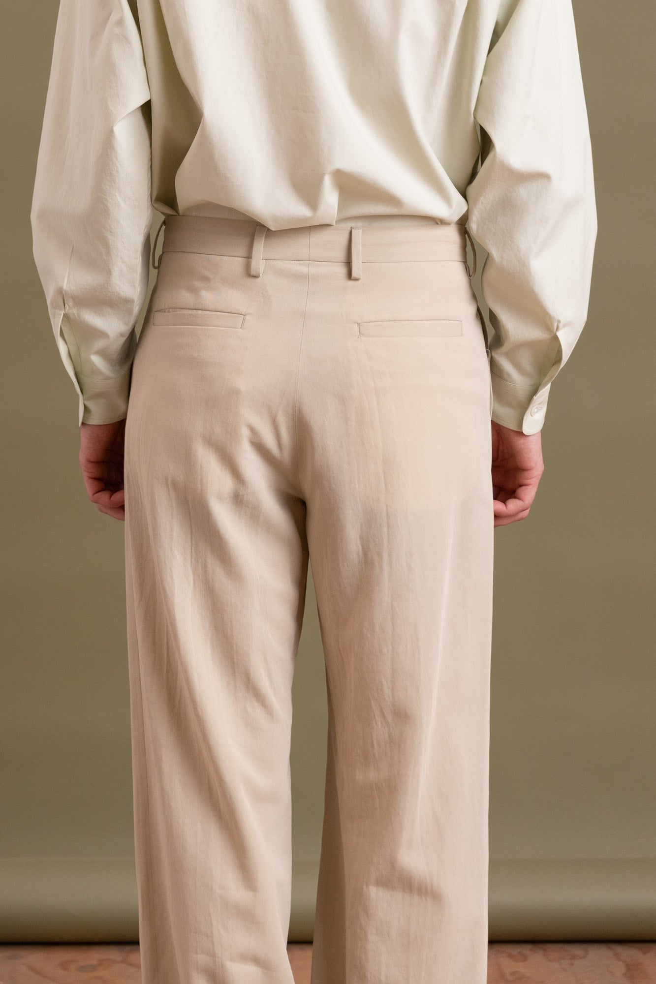 LIGHT COTTON WOOL VIYELLA SLACKS IN LIGHT KHAKI