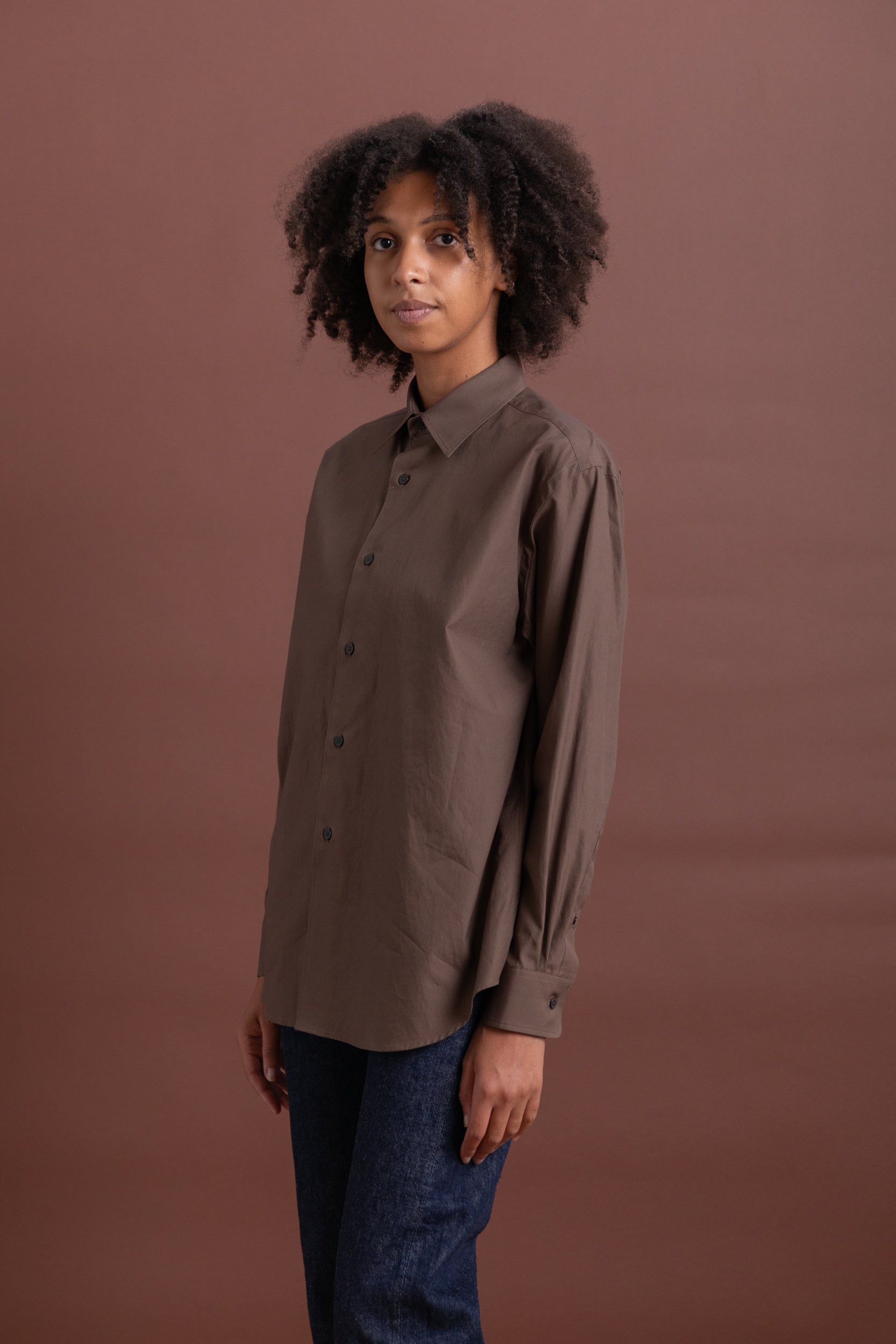 WASHED FINX TWILL SHIRT IN BROWN