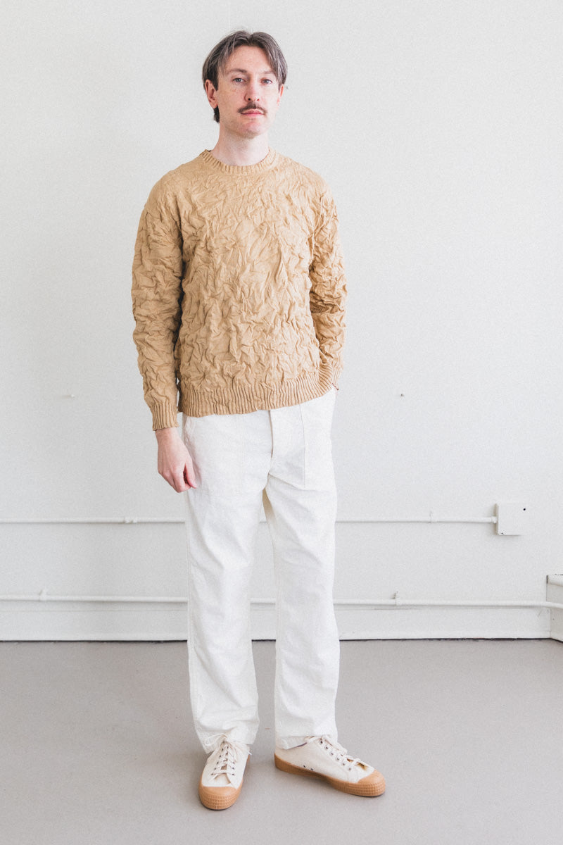 WRINKLED DRY COTTON KNIT PULLOVER IN BEIGE