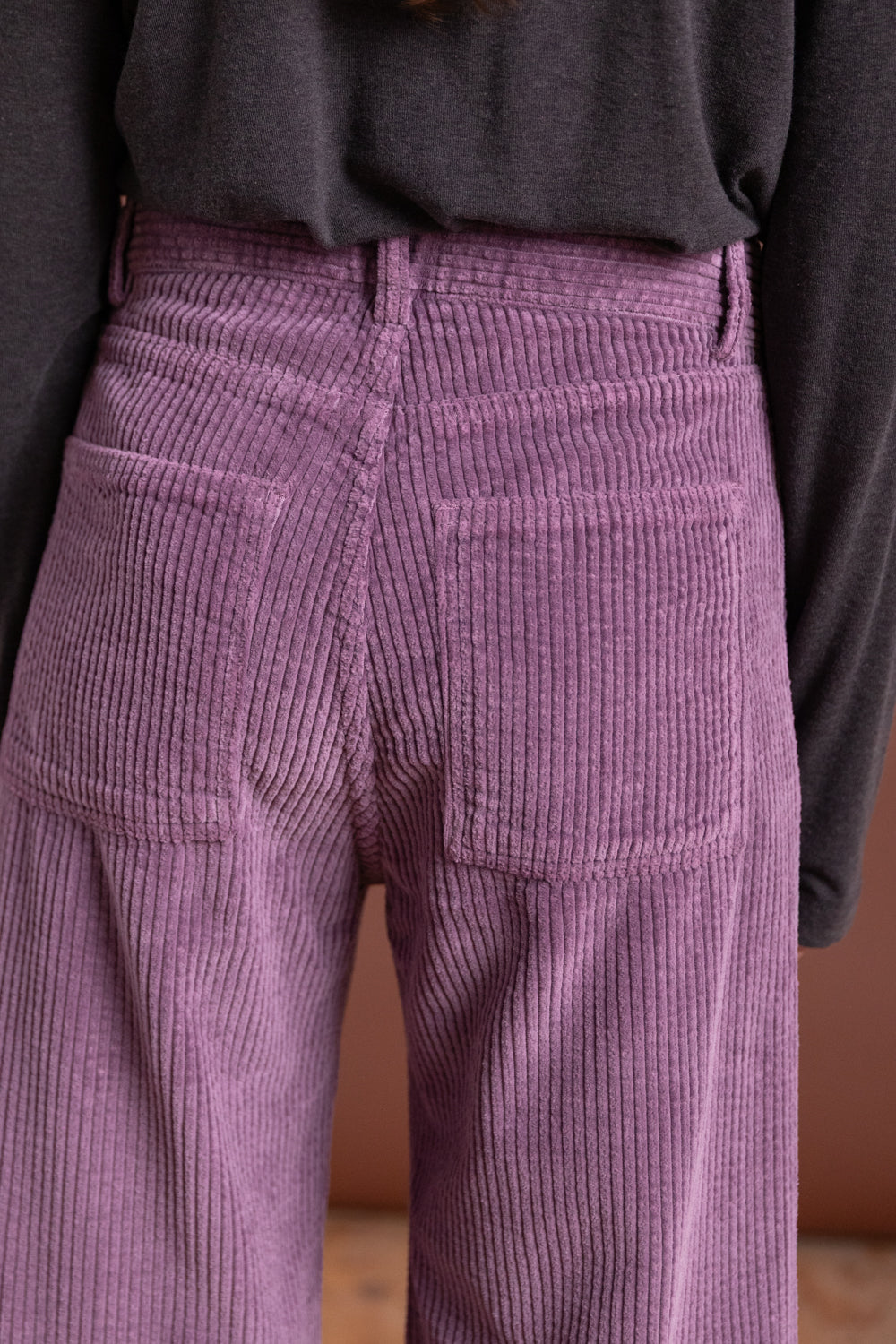 TAJO WIDE PANTS IN CUE PURPLE CORDUROY