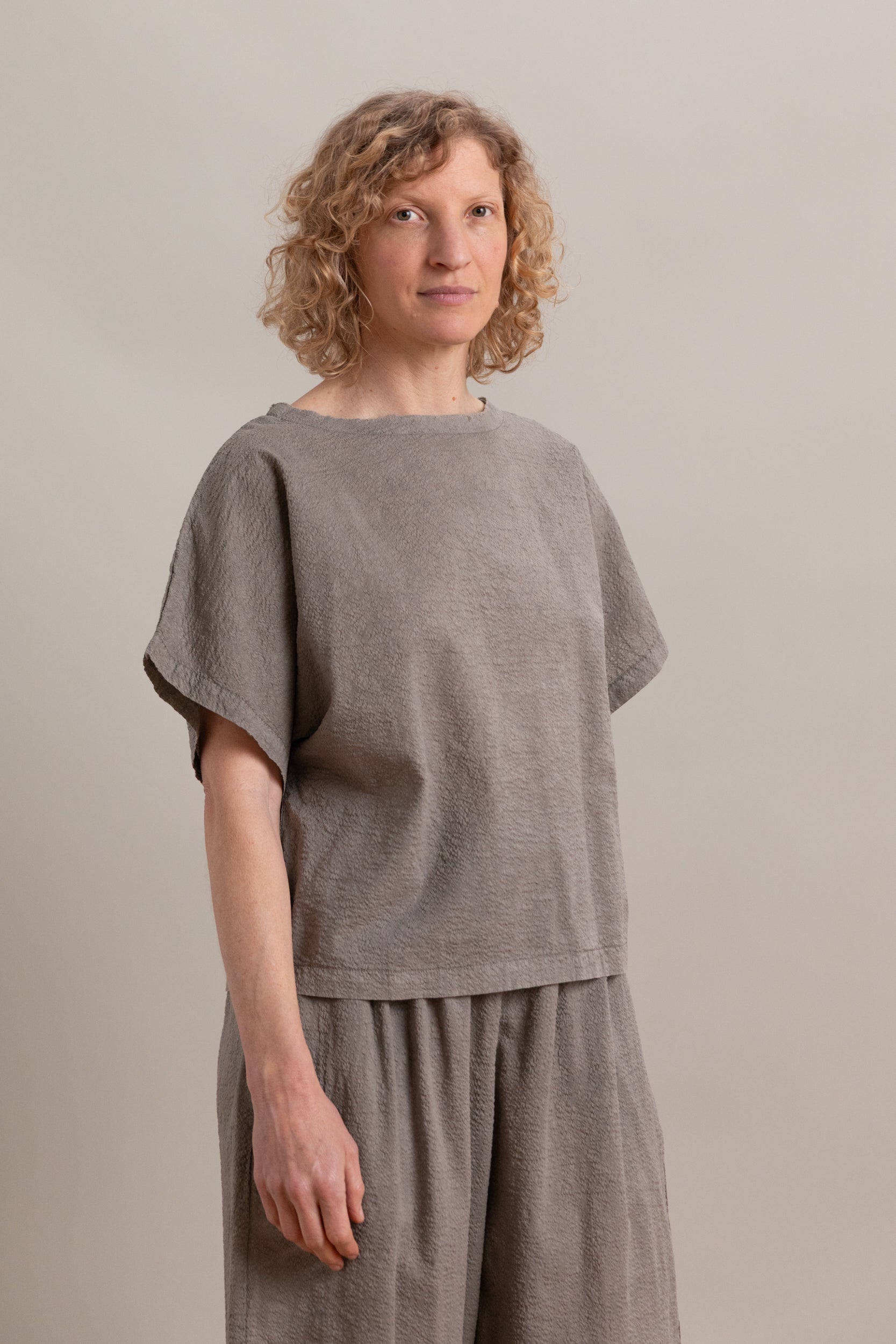 BOXED TOP IN P. GREY