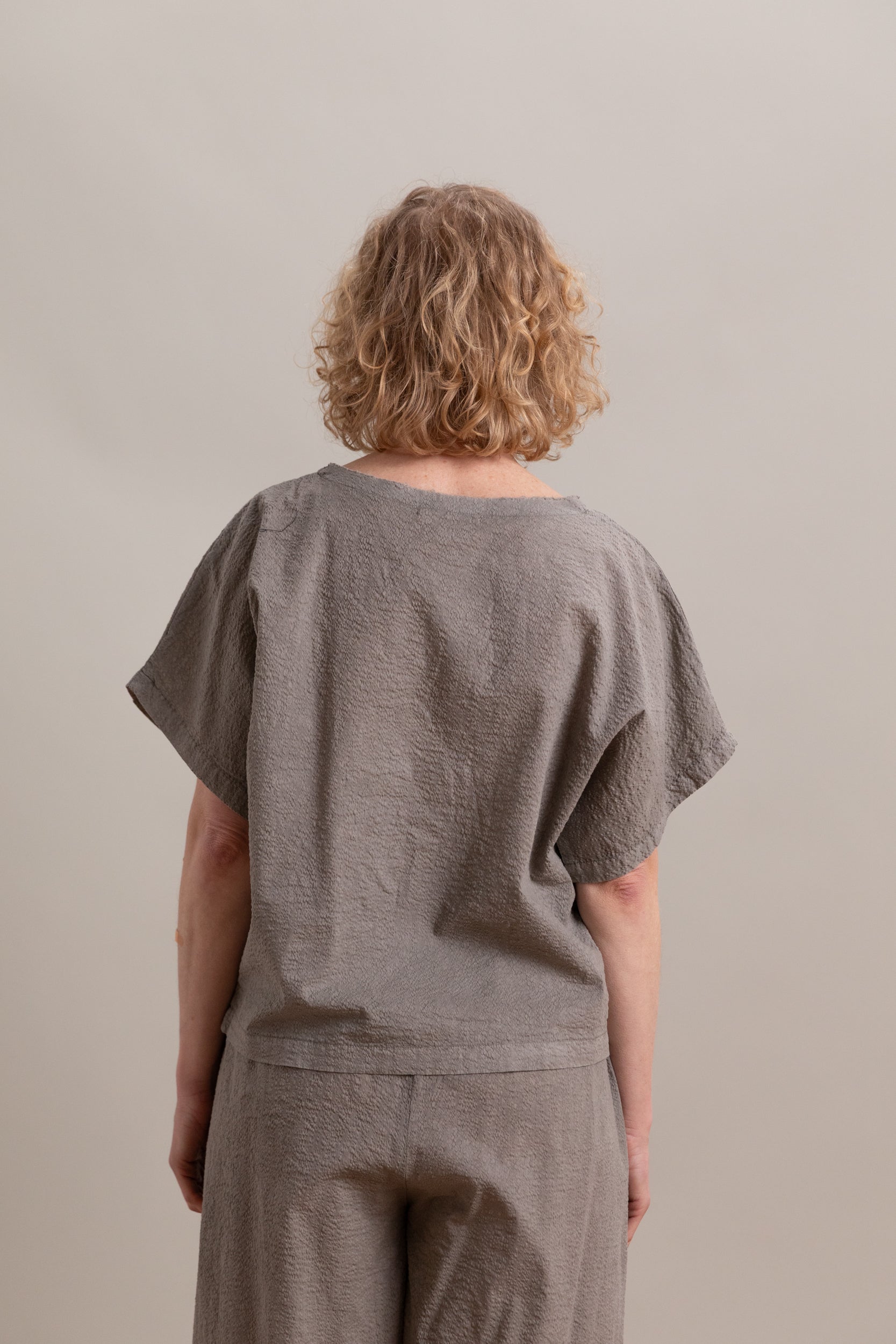 BOXED TOP IN P. GREY