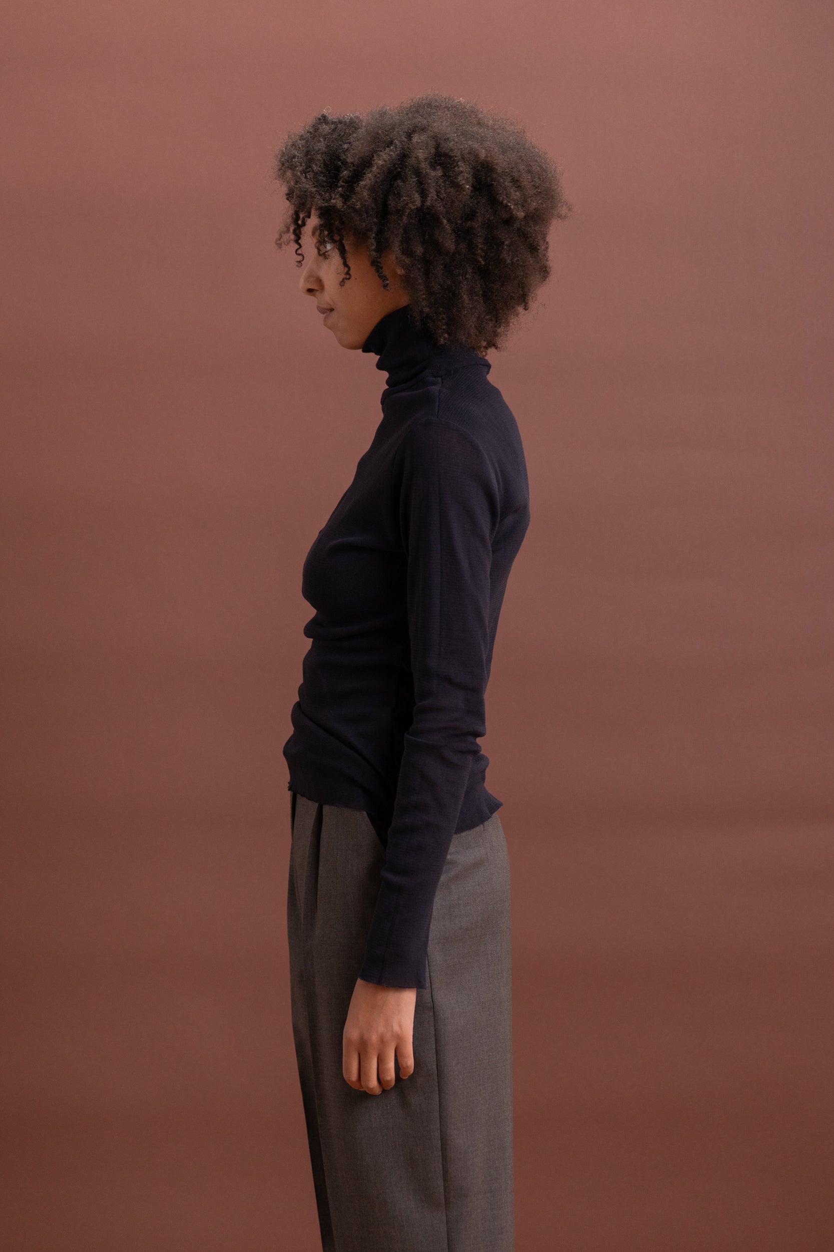 DOUBLE MESH TURTLENECK IN BLACK